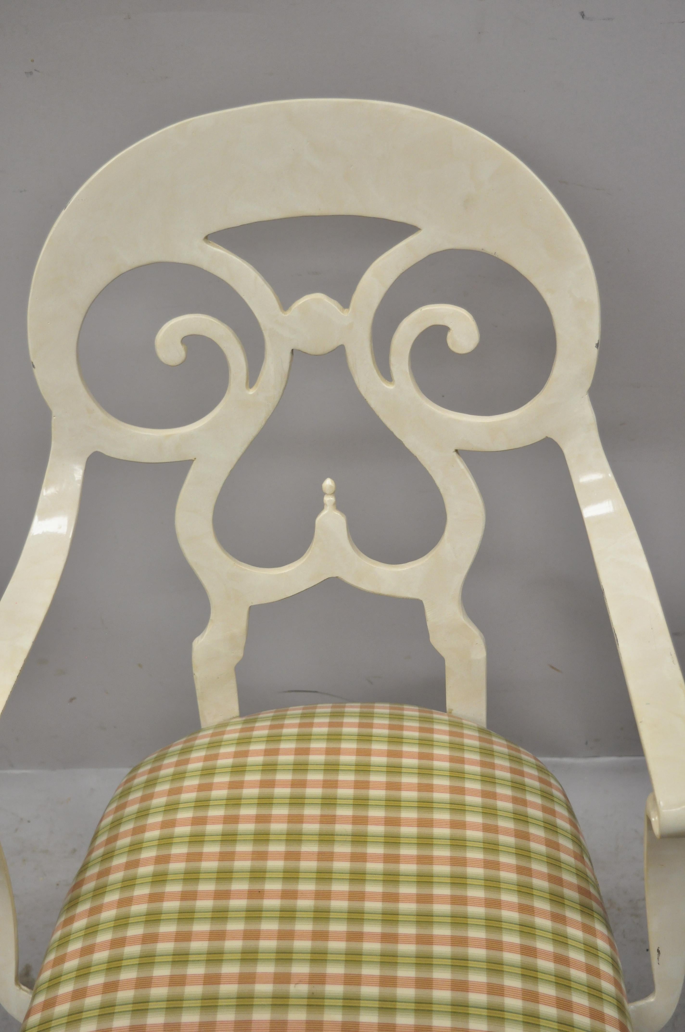 Venezia Veneman Furniture Regency-Sessel aus Aluminiumguss mit Säbelbeinenlehne (Nordamerikanisch) im Angebot