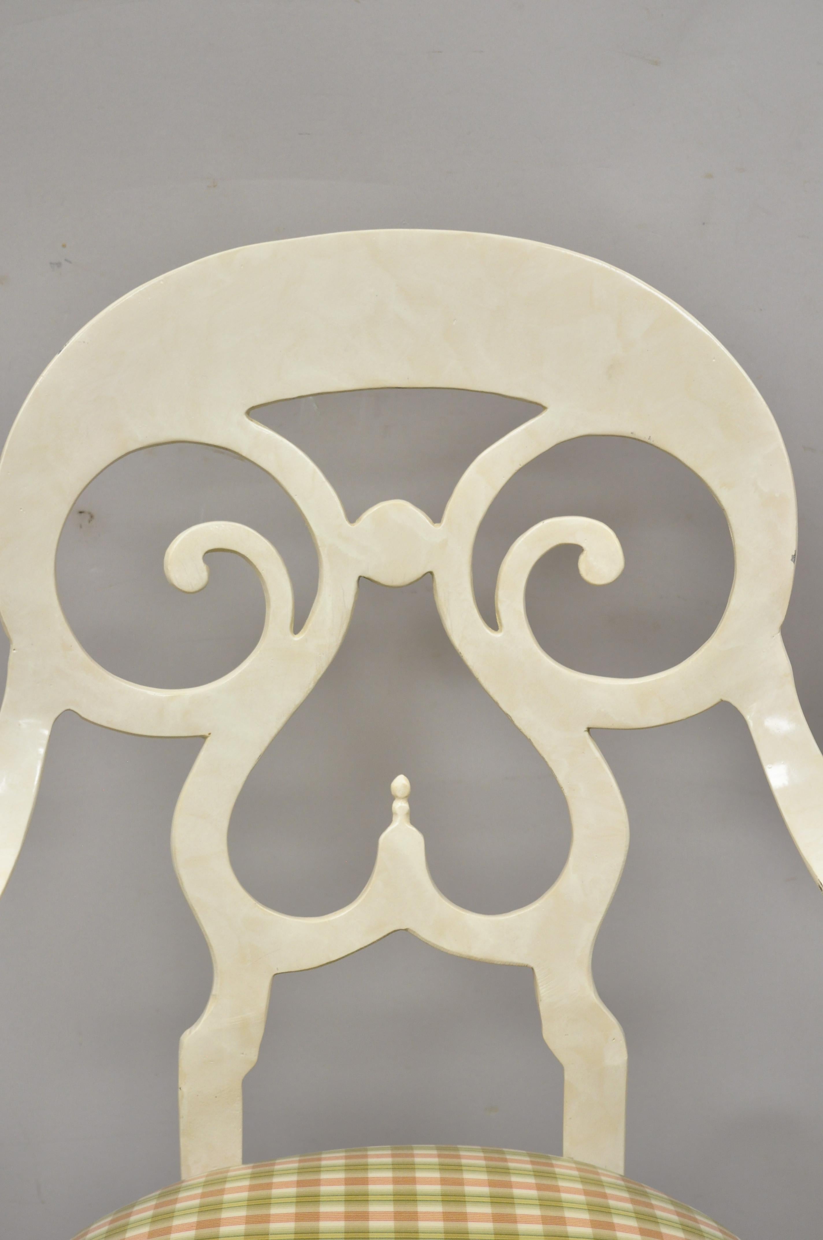 Venezia Veneman Furniture Regency-Sessel aus Aluminiumguss mit Säbelbeinenlehne (Gegossen) im Angebot