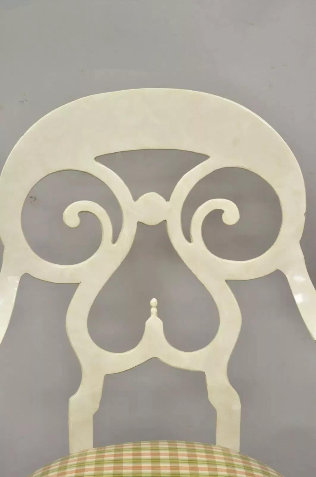 Veneman Furn. Sedia a braccio con gambe a sciabola con schienale a vanga in alluminio fuso in stile Regency italiano In condizioni buone in vendita a Philadelphia, PA