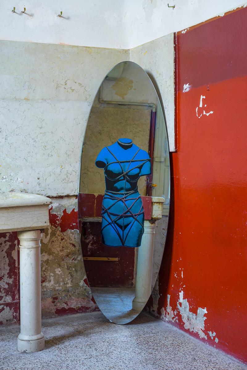 italien Miroir en placage hommage à Man Ray par Dino Gavina Paradisoterrestre Edition en vente