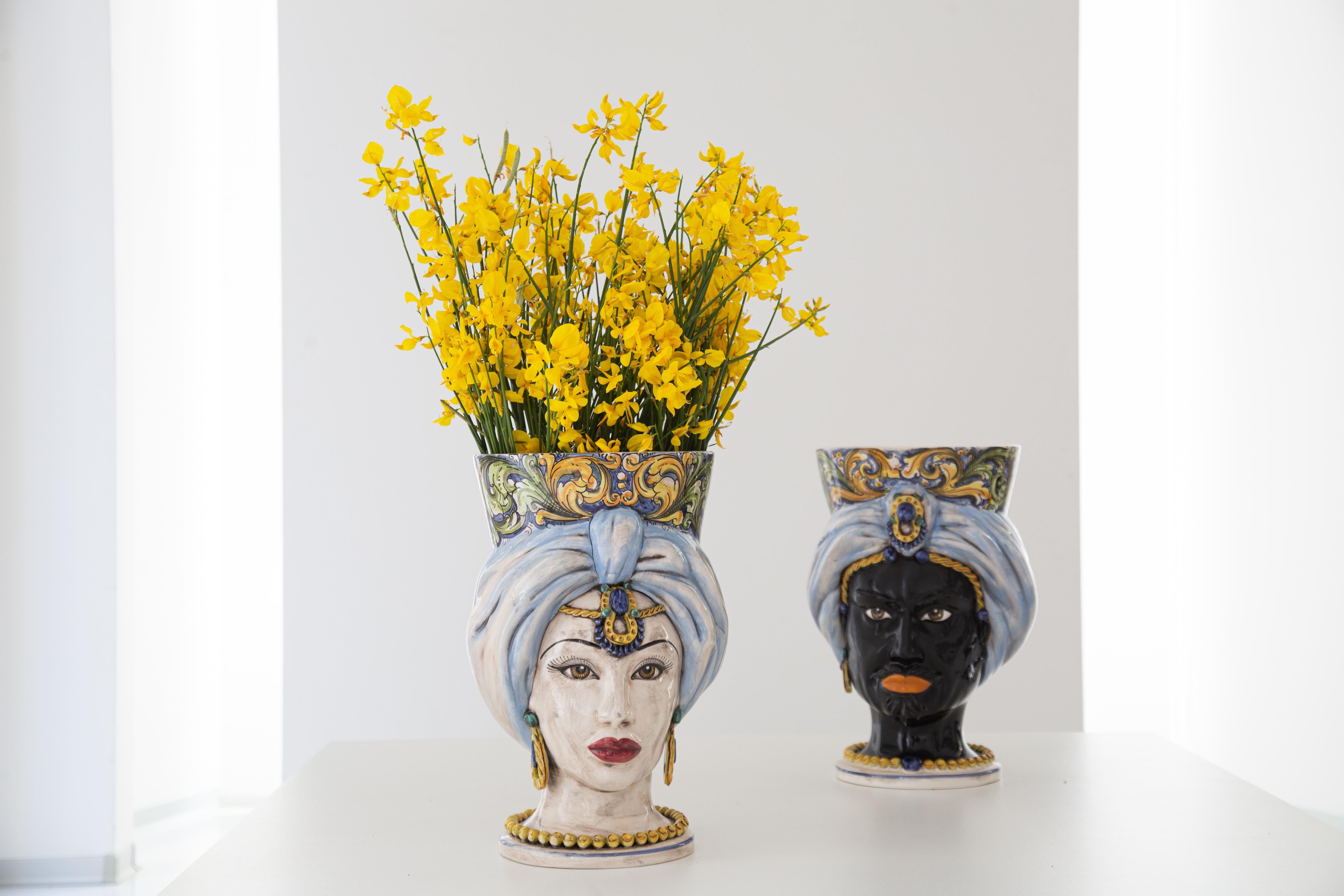 Vase « Venere V26 » en forme de tête de mauresque, tête d'homme sans couronne, fabriqué à la main en Sicile, taille L en vente 1