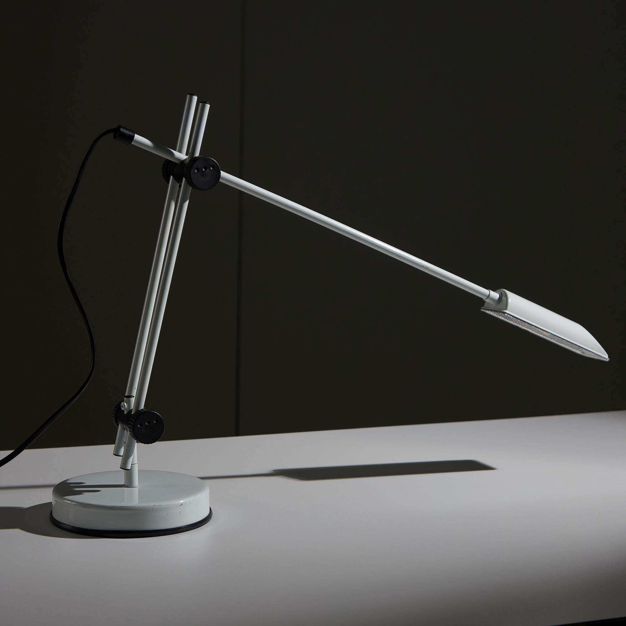 veneta lumi desk lamp