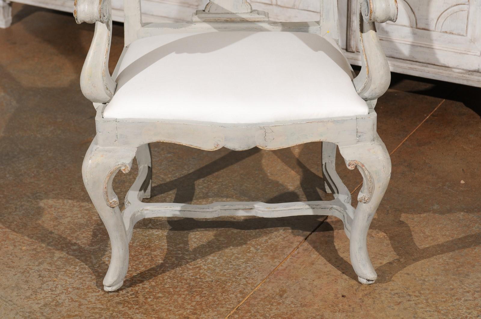 Venetian 1810s Rococo Style Painted Wood Armchair with Parcel-Gilt Accents For Sale 5