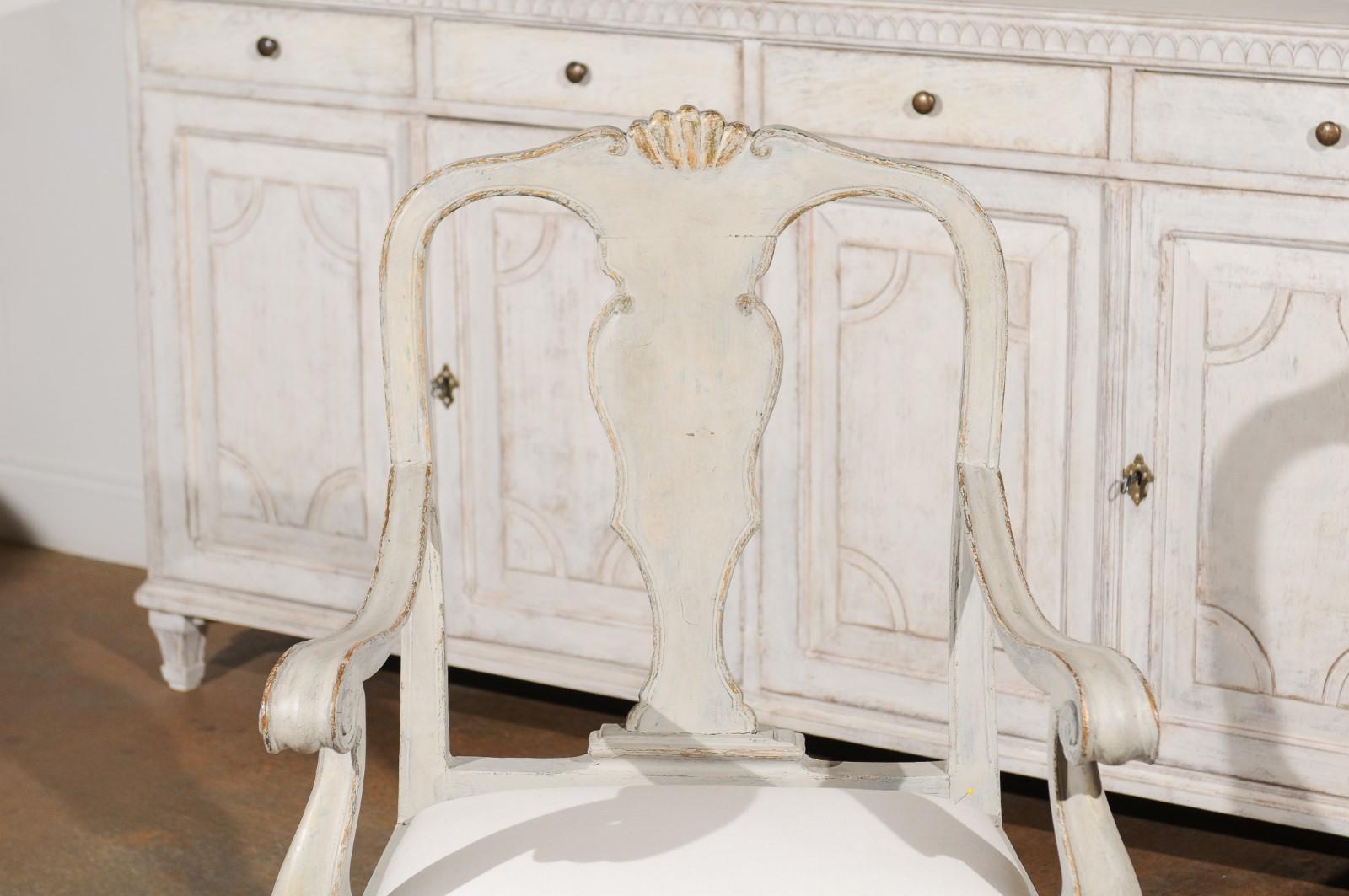 italien Fauteuil vénitien en bois peint de style rococo des années 1810 avec accents dorés à la feuille en vente