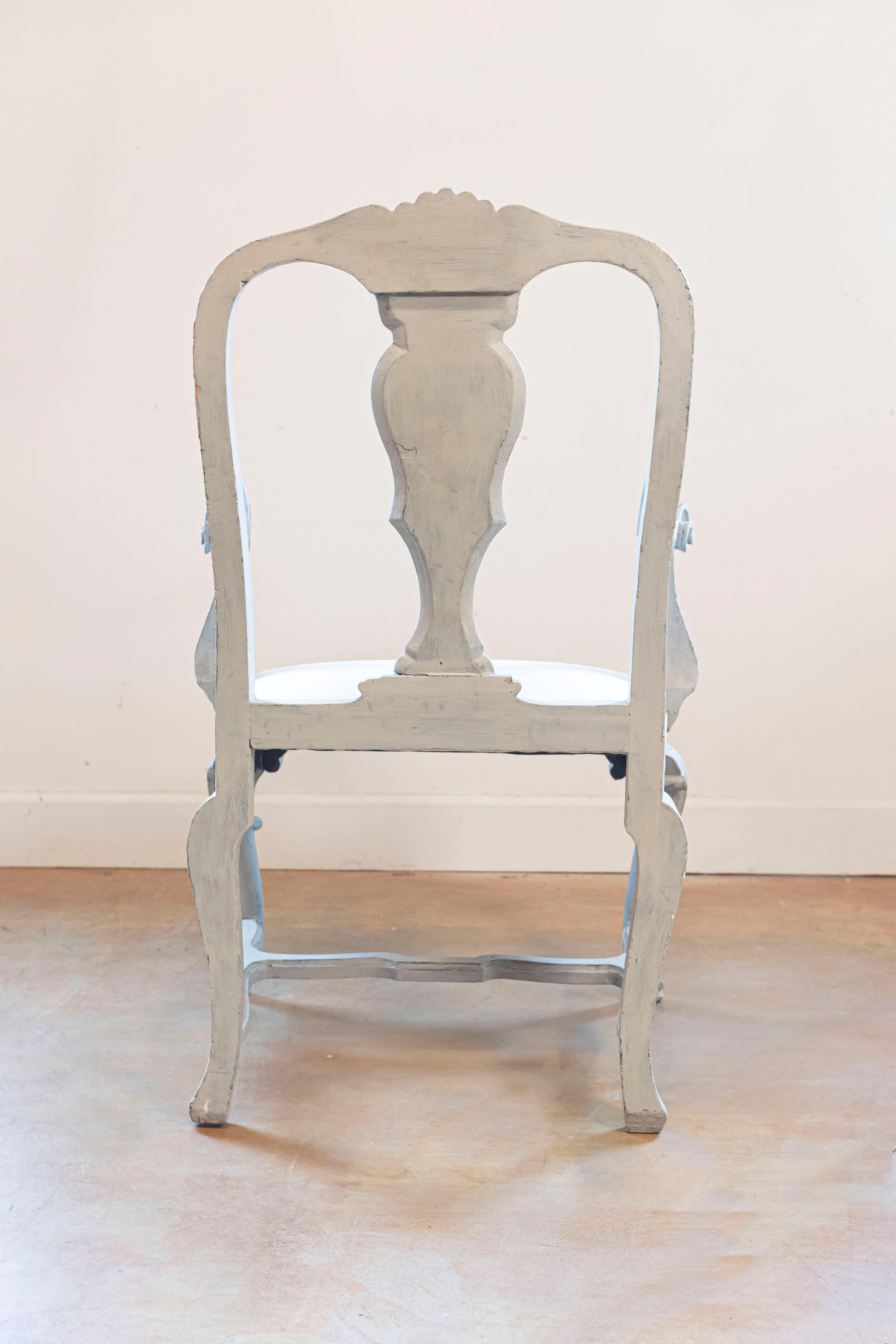 Venetian 1810s Rococo Style Painted Wood Armchair with Parcel-Gilt Accents For Sale 2