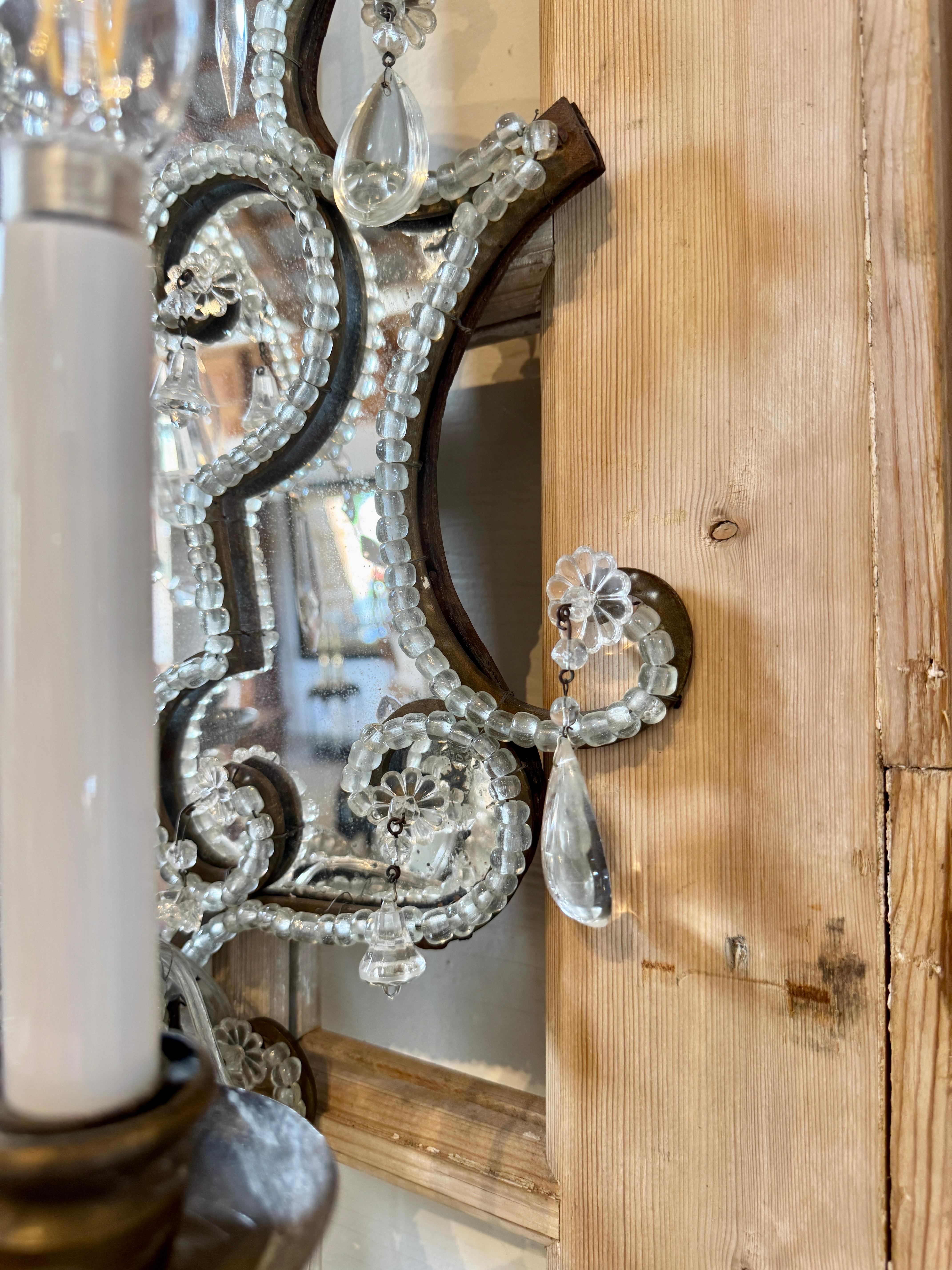 Paire d'appliques vénitiennes du XIXe siècle en miroir et en cristal en vente 1