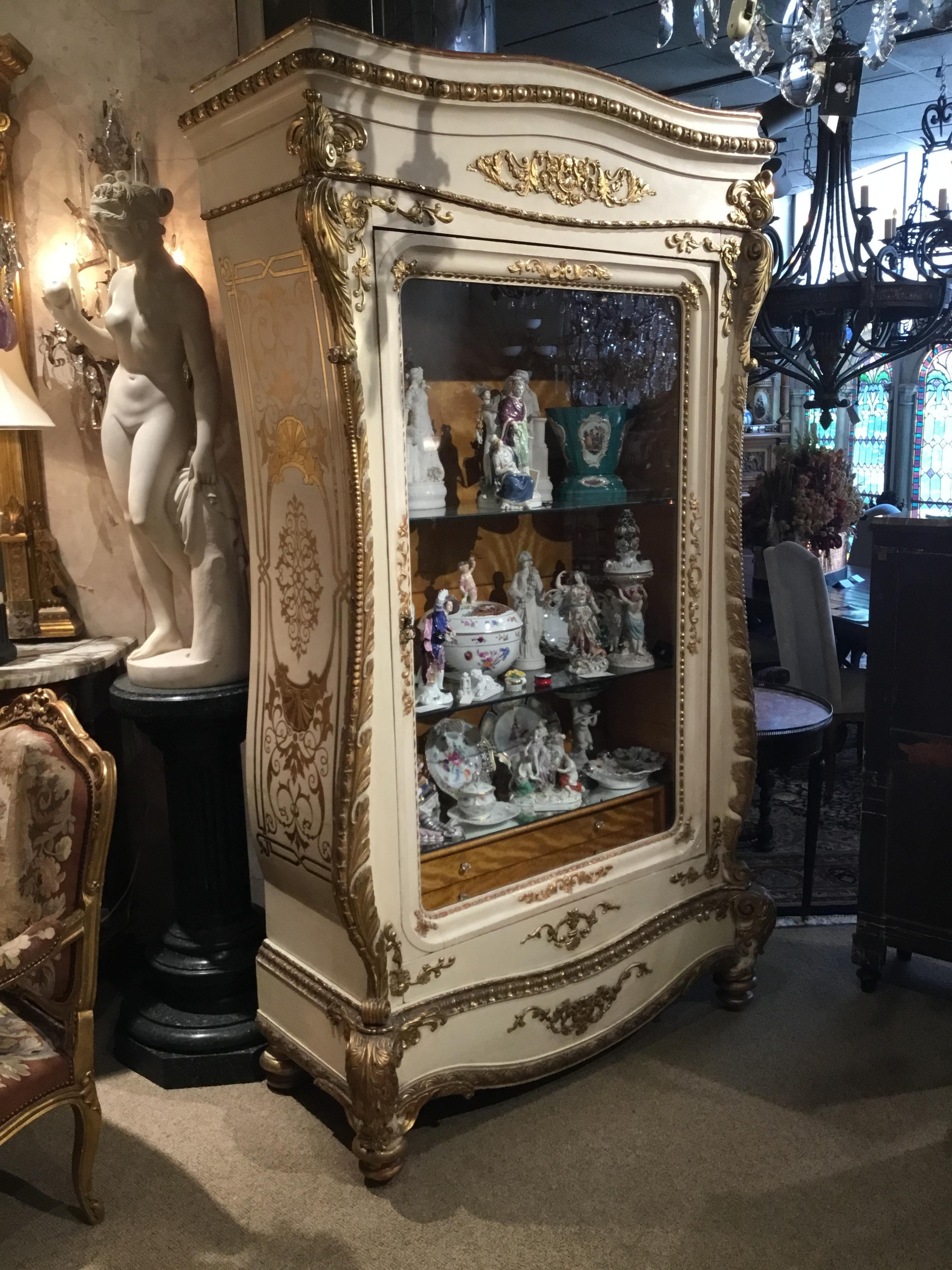 Italian Venetian Antique Display Cabinet/Vitrine, Giltwood and Parcel Cream Paint For Sale