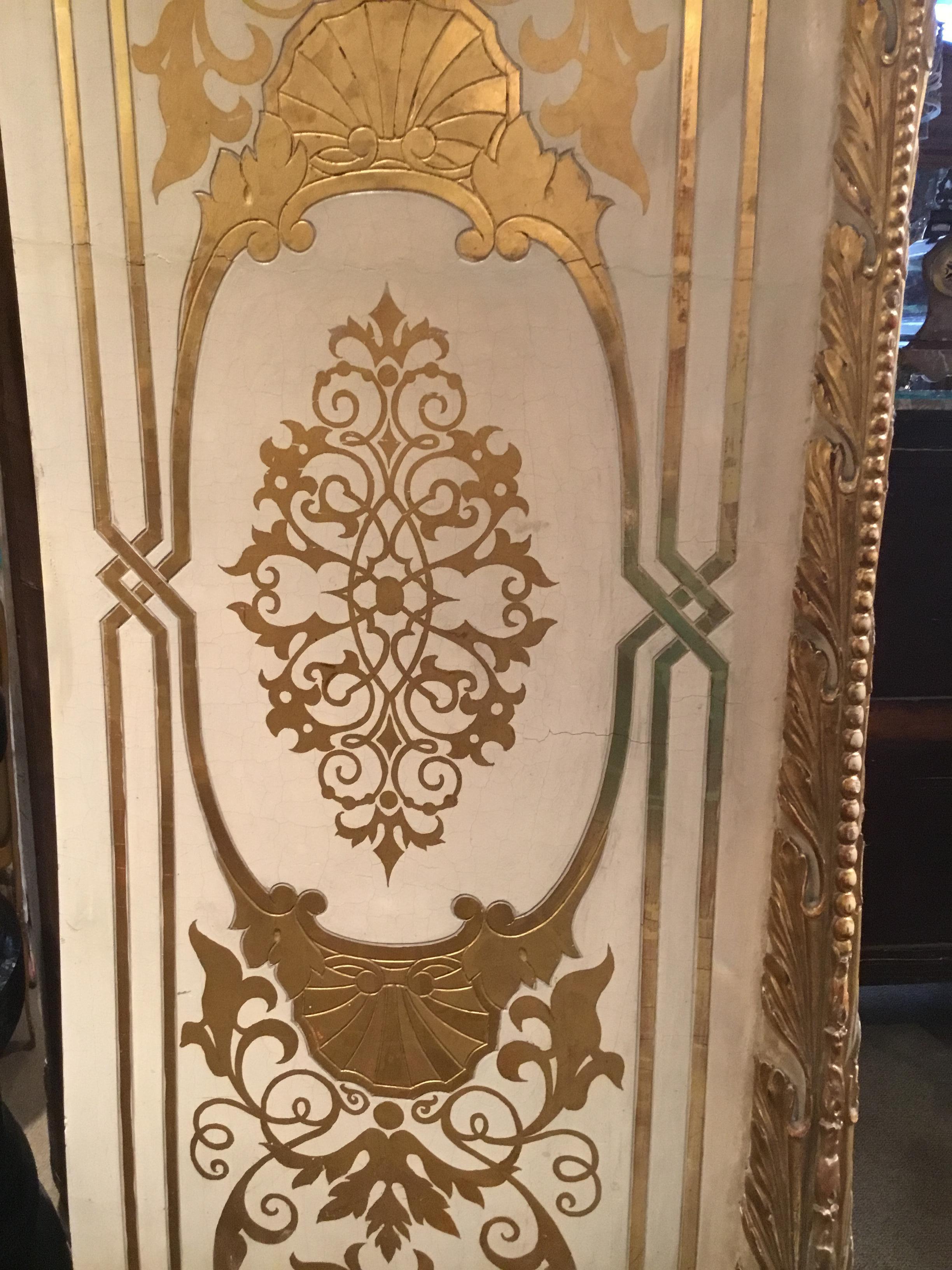 Venetian Antique Display Cabinet/Vitrine, Giltwood and Parcel Cream Paint For Sale 2