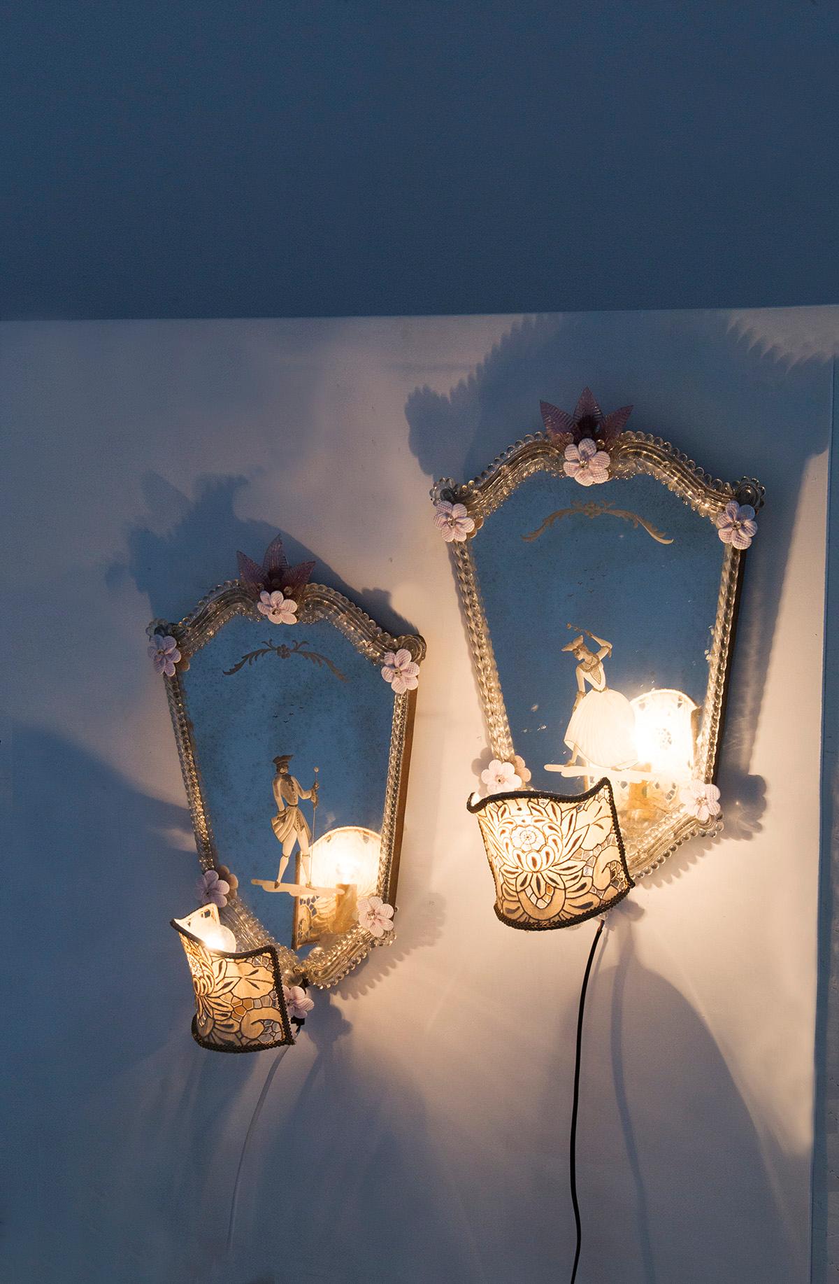 Miroirs lumineux vénitiens anciens en verre de Murano en vente 7