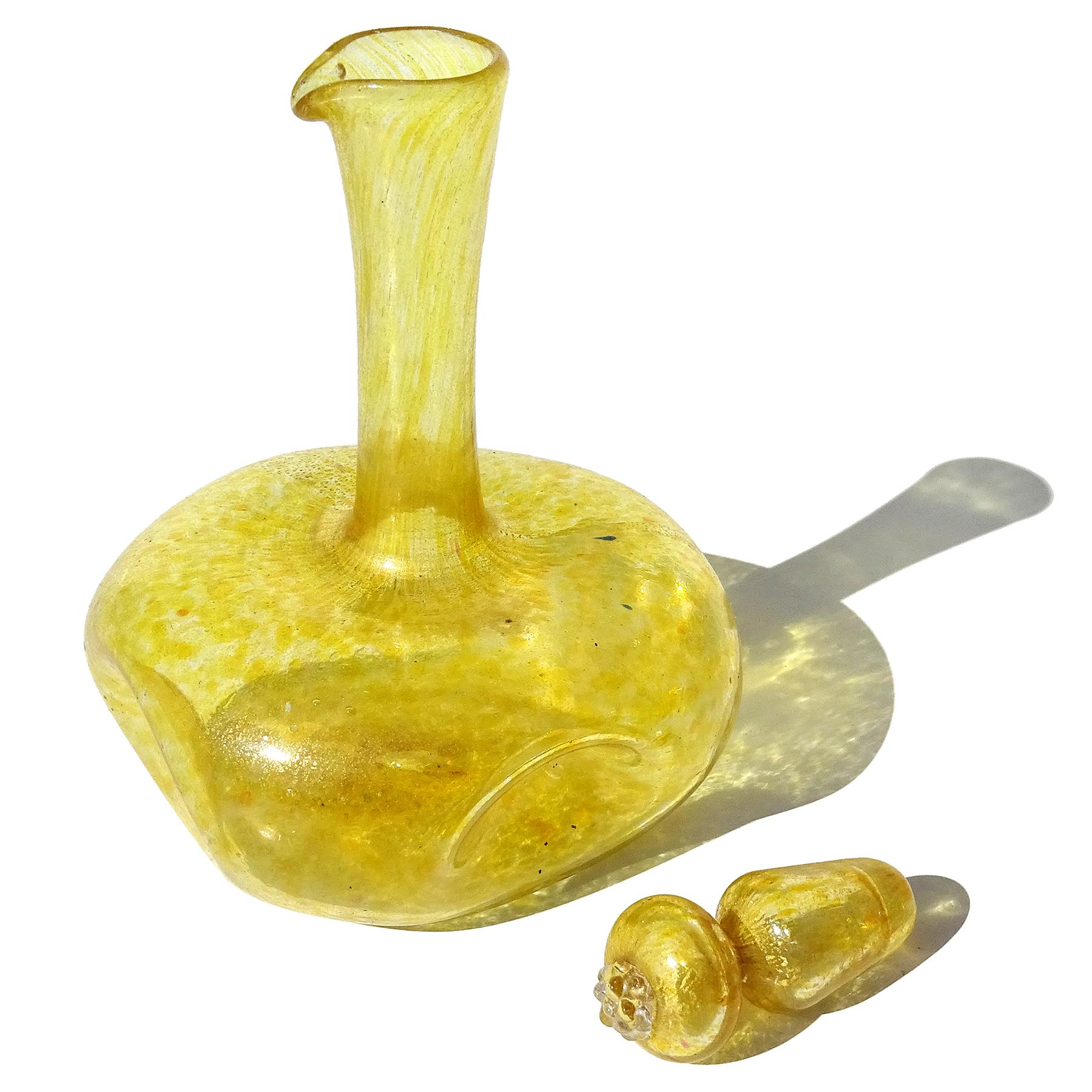 Hand-Crafted Venetian Antique Murano Yellow Gold Fleck Italian Art Glass Dimple Squared Cruet For Sale