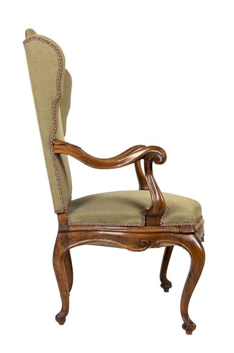 You are admiring a Venetian armchair realized during the 1850s in Venetian style.

This armchair is made of a strong and durable wood, that is walnut; with a comfortable padding in light ocher.

Dimensions: cm 65 x 65 x 111 (height).

The