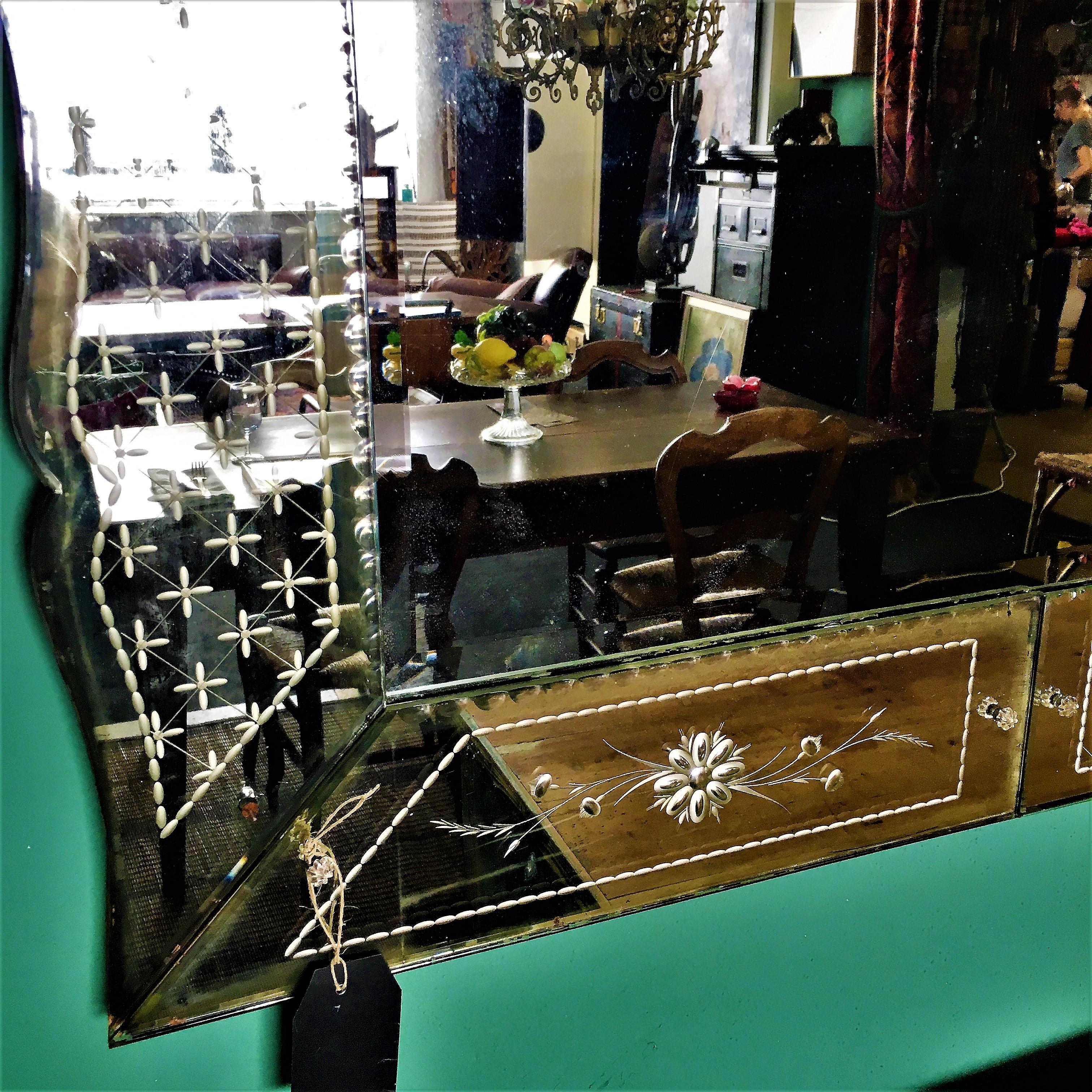 20th Century Venetian Art Deco Etched & Engraved Beveled Mirror, circa 1930 For Sale