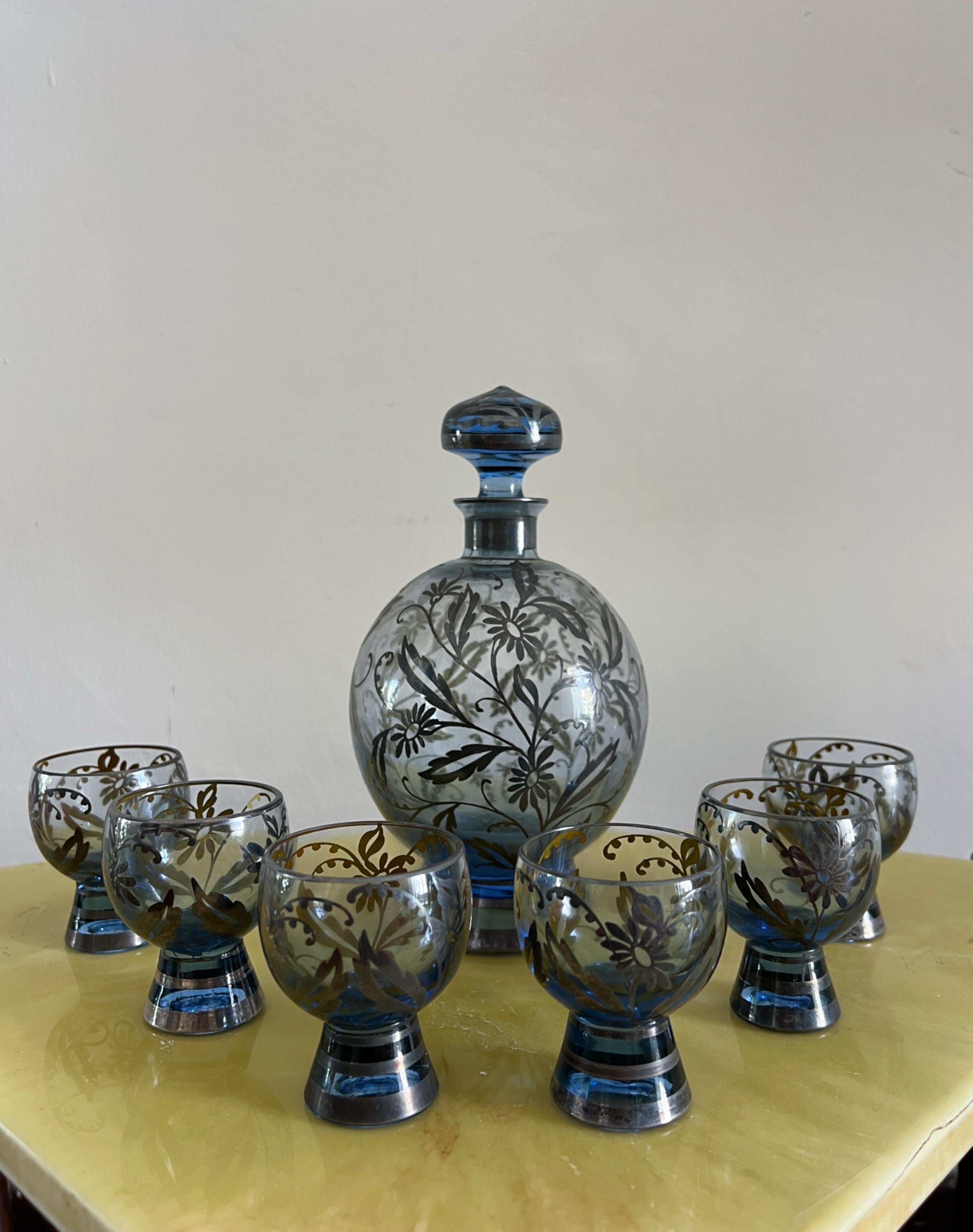 Venetian Art Glass drinking set with bottle, 1920s  In Good Condition For Sale In Palermo, PA