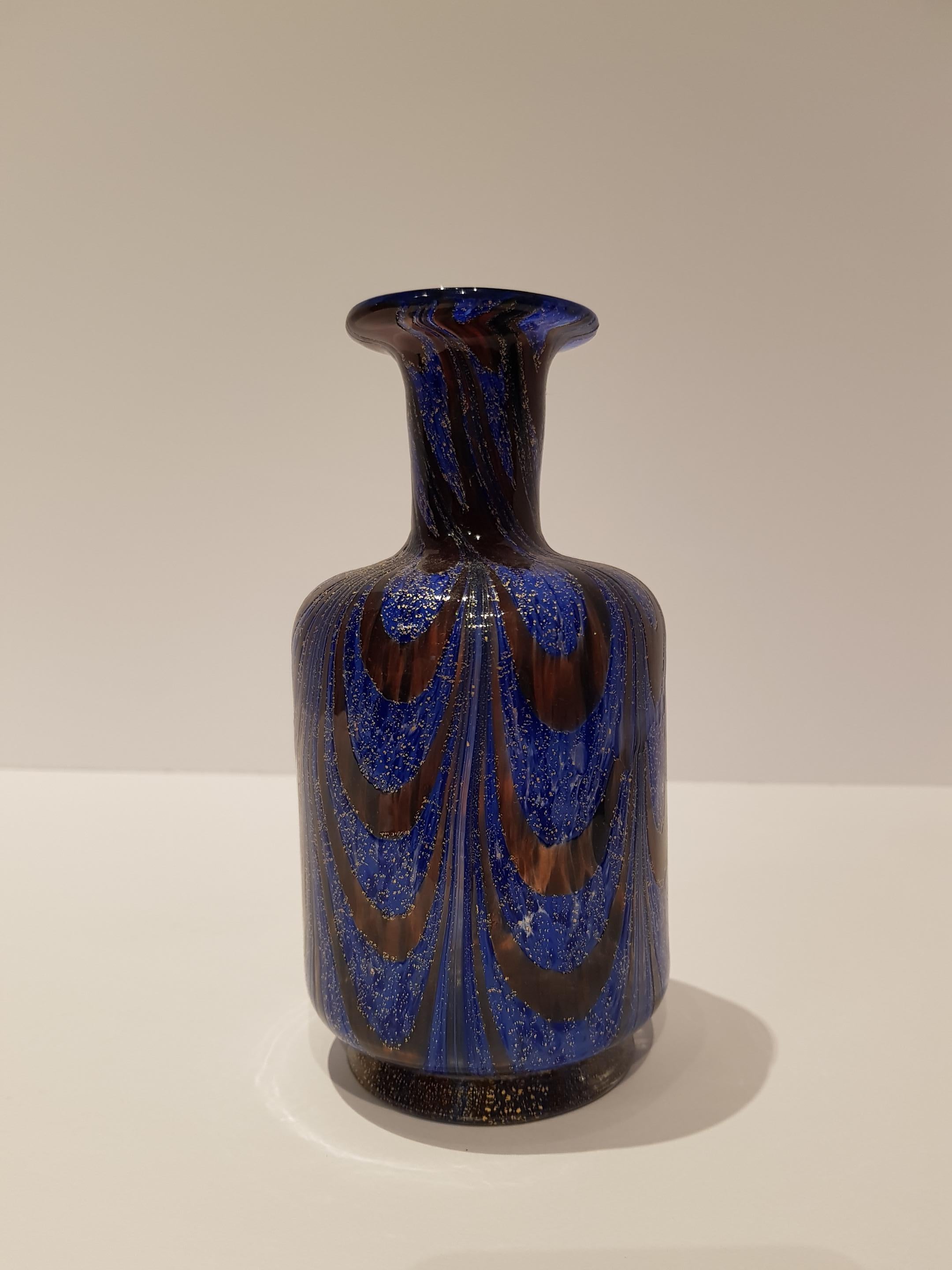 Italian Venetian Art Glass Vase Bottle Gold Pulled Feather Fenicio Aventurine Blue Deco For Sale