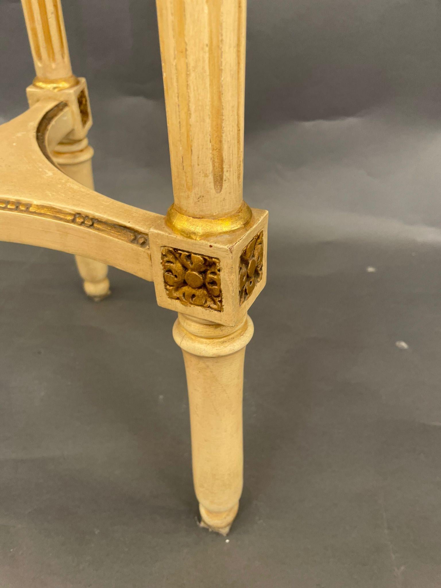Sockel aus vergoldetem Holz im Stil Louis XVI., um 1890 (Vergoldetes Holz) im Angebot