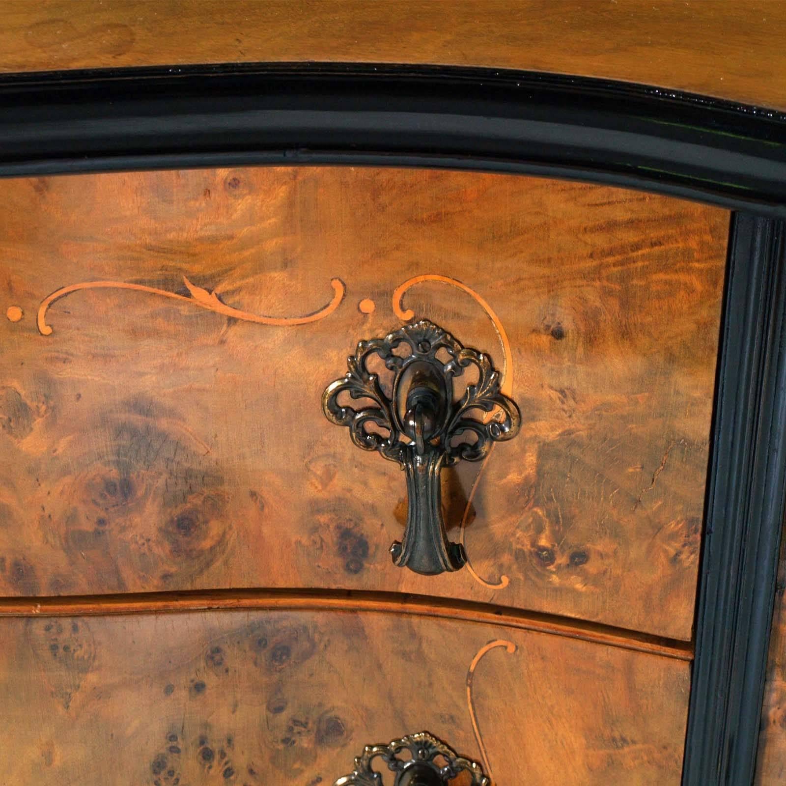 Venetian Baroque High Quality Credenza with Mirror Gold Leaf , Burl Walnut In Good Condition For Sale In Vigonza, Padua