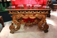 Venetian Baroque Walnut Console Table. Venice, circa 1720