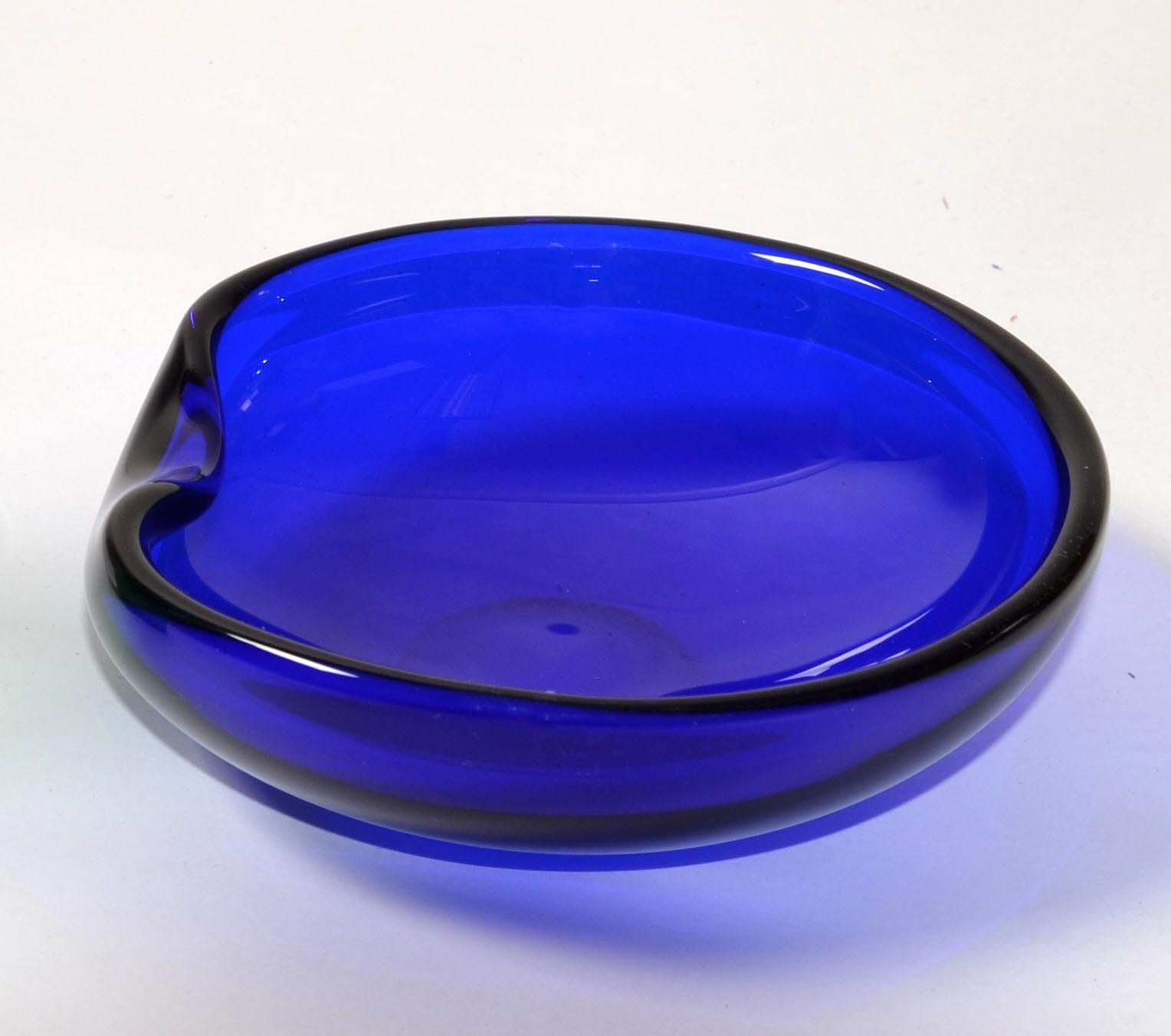 Fait main Bol en verre soufflé vénitien bleu cobalt Elsa Peretti pour Tiffany & Co. en vente