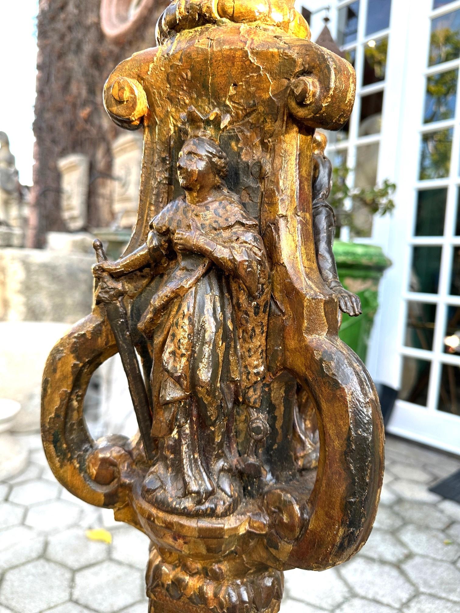 Lampadaire torchère vénitien sculpté en bois doré, pièce de collection LA en vente 4