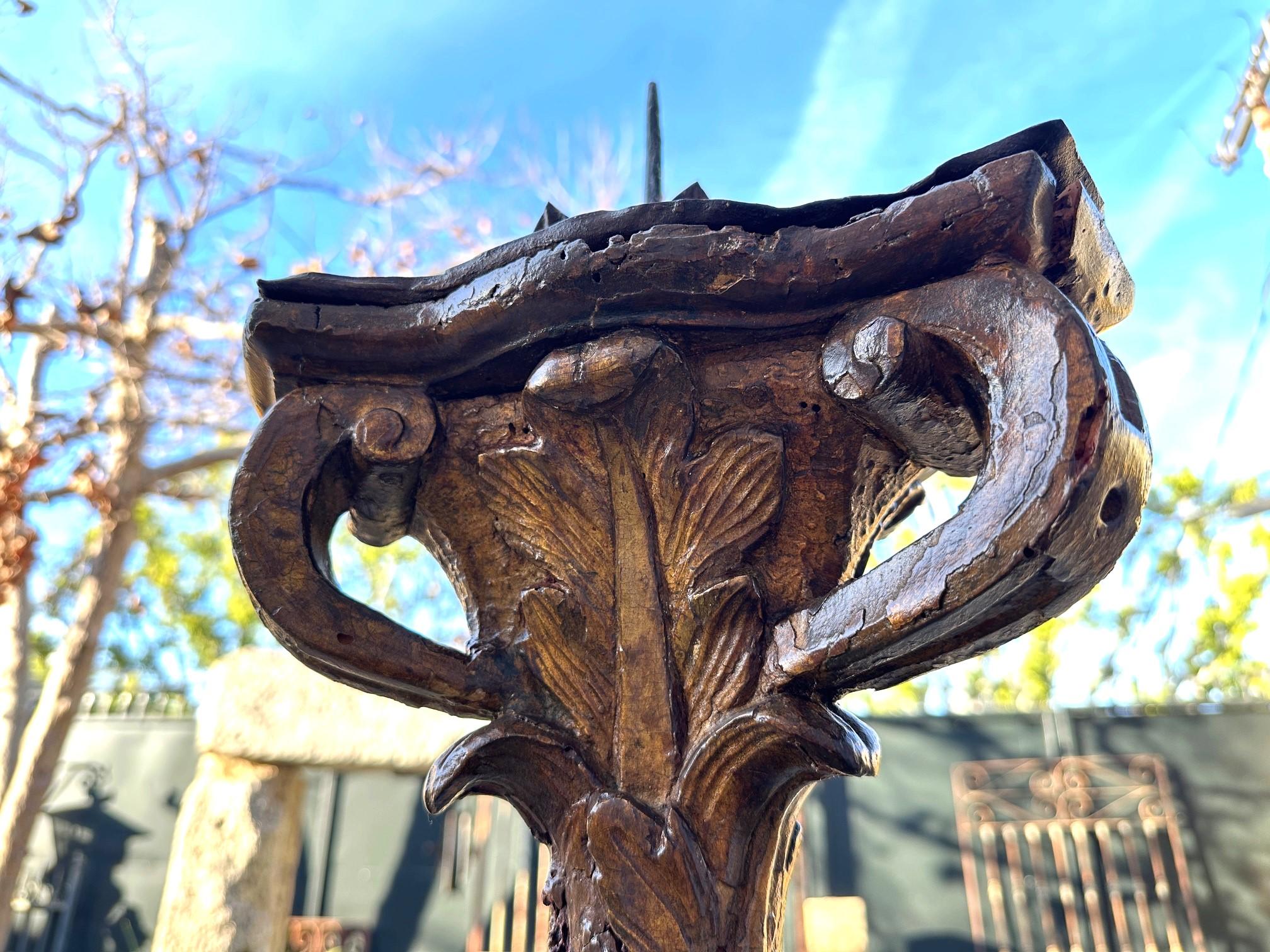Lampadaire torchère vénitien sculpté en bois doré, pièce de collection LA en vente 14