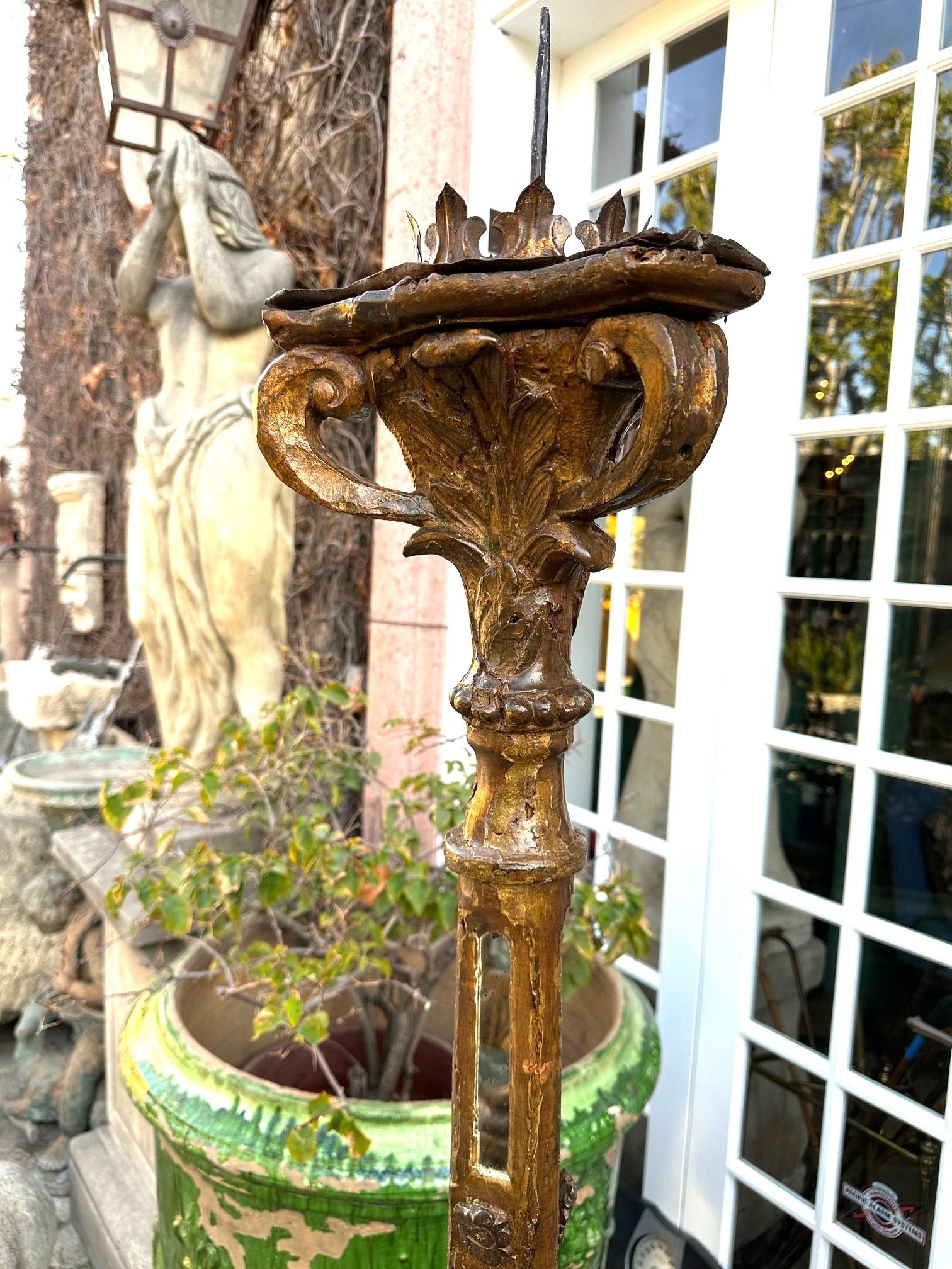 Bois Lampadaire torchère vénitien sculpté en bois doré, pièce de collection LA en vente