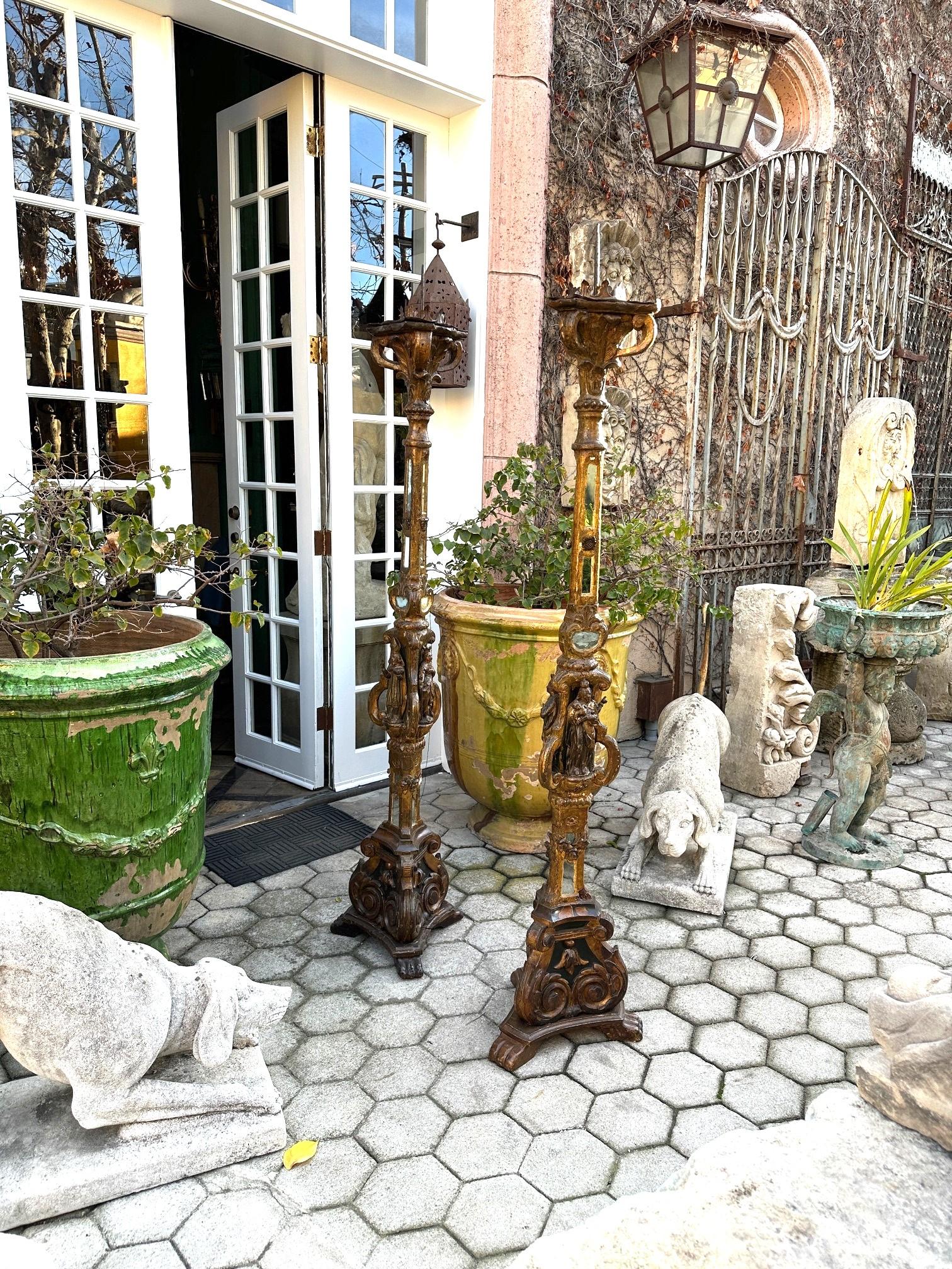 Lampadaire torchère vénitien sculpté en bois doré, pièce de collection LA en vente 3