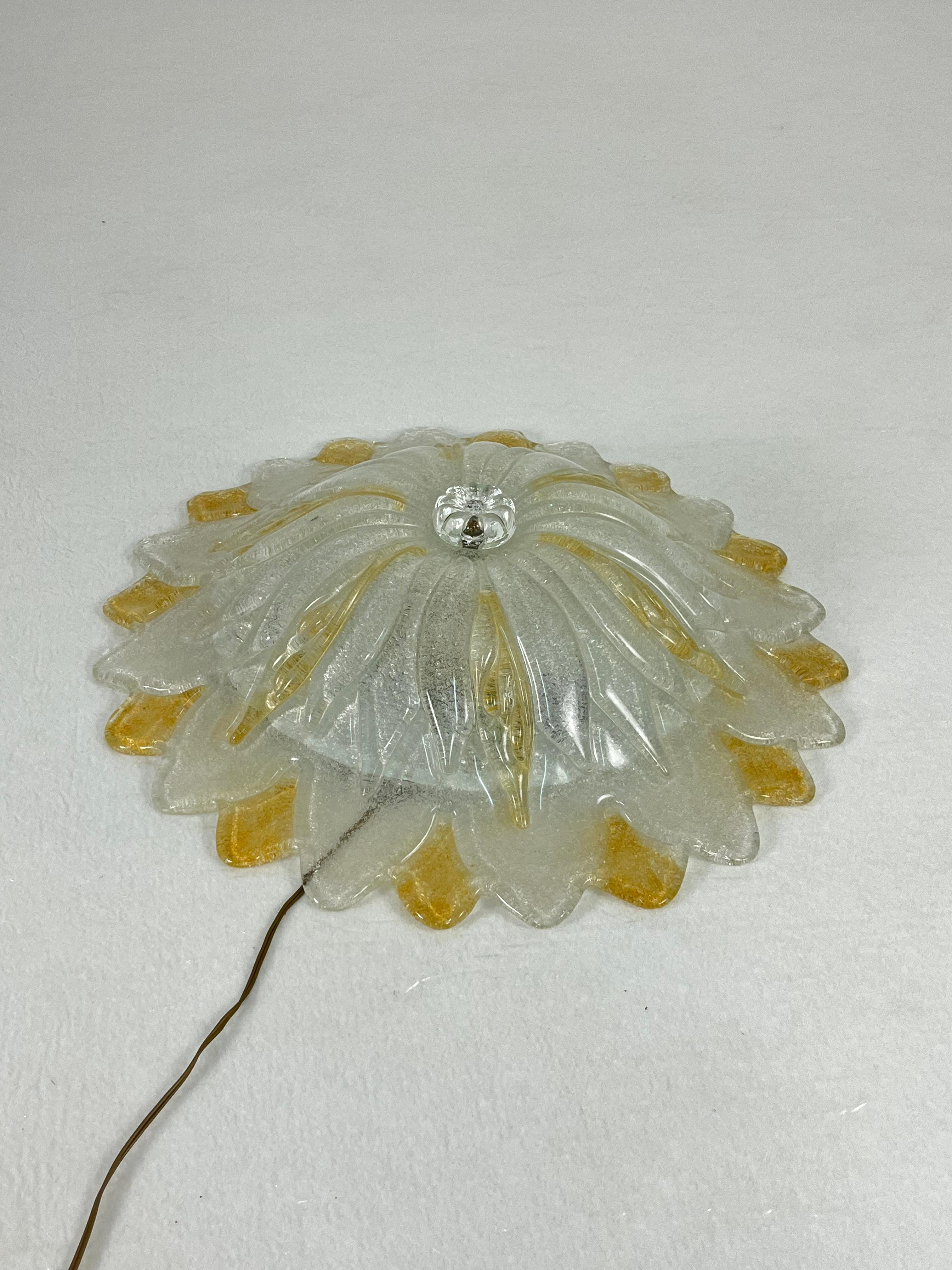 Italiano Lampada da soffitto veneziana a 2 luci in vetro di Murano 