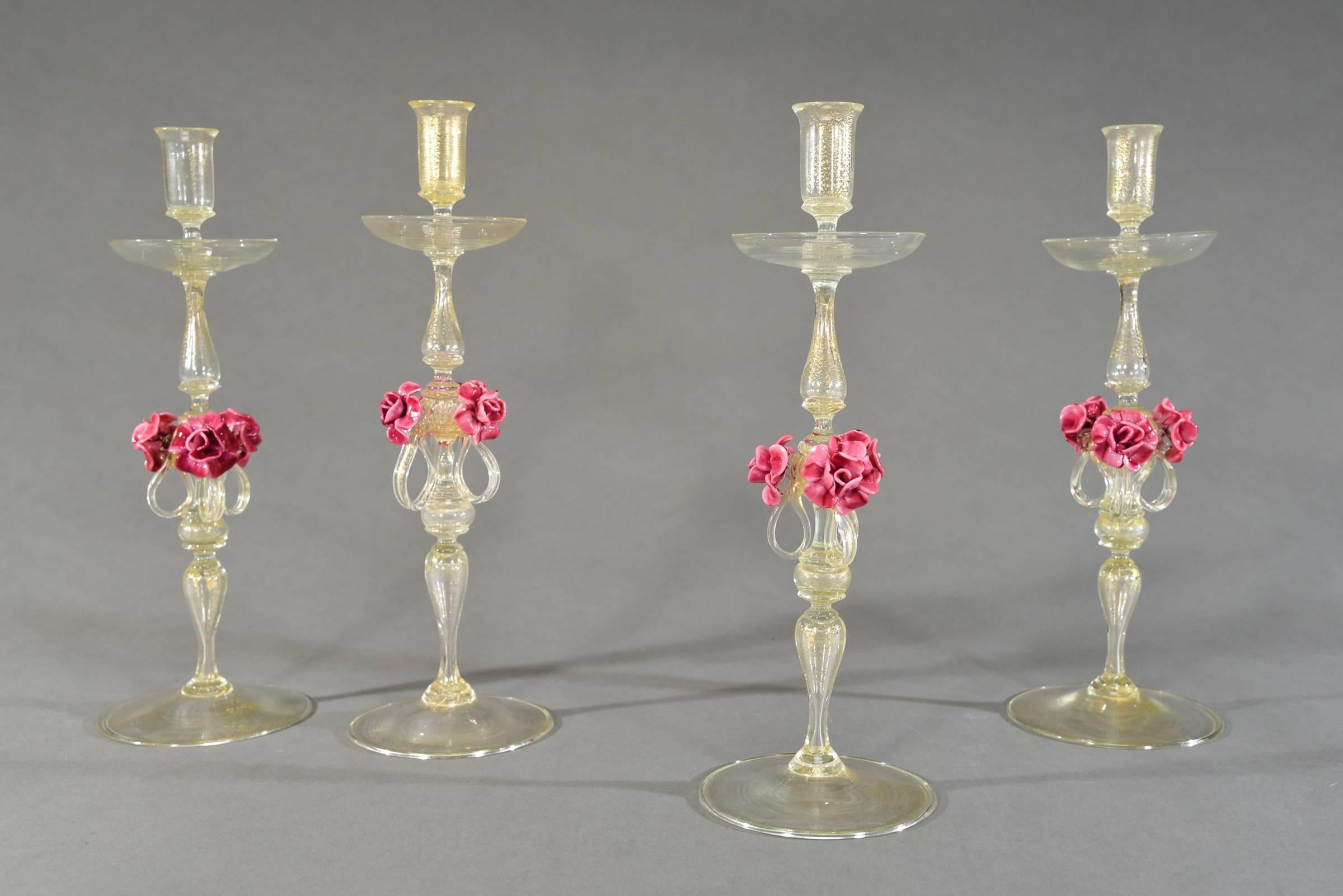 Italian 5 Pc. Venetian Centerpiece Set Candlesticks w/ Gold Leaf Applied Pink Roses For Sale