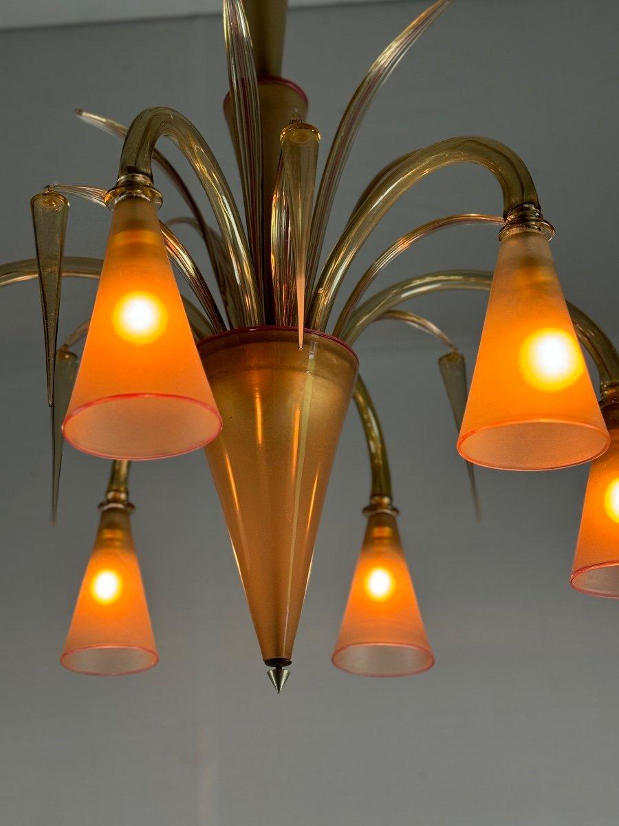 20th Century Venetian Chandelier In Beige/gray Murano Glass Bordered With A Red Line For Sale