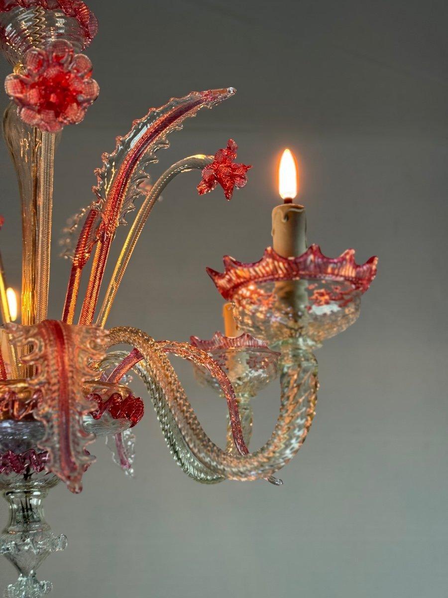 Lampadario veneziano in vetro di Murano incolore e rosso a 5 bracci di luce In condizioni ottime in vendita a Honnelles, WHT