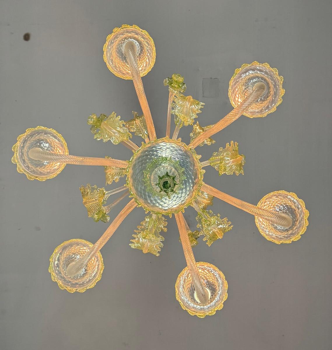 Lustre vénitien en verre de Murano incolore et vert, 6 bras de lumière en vente 3