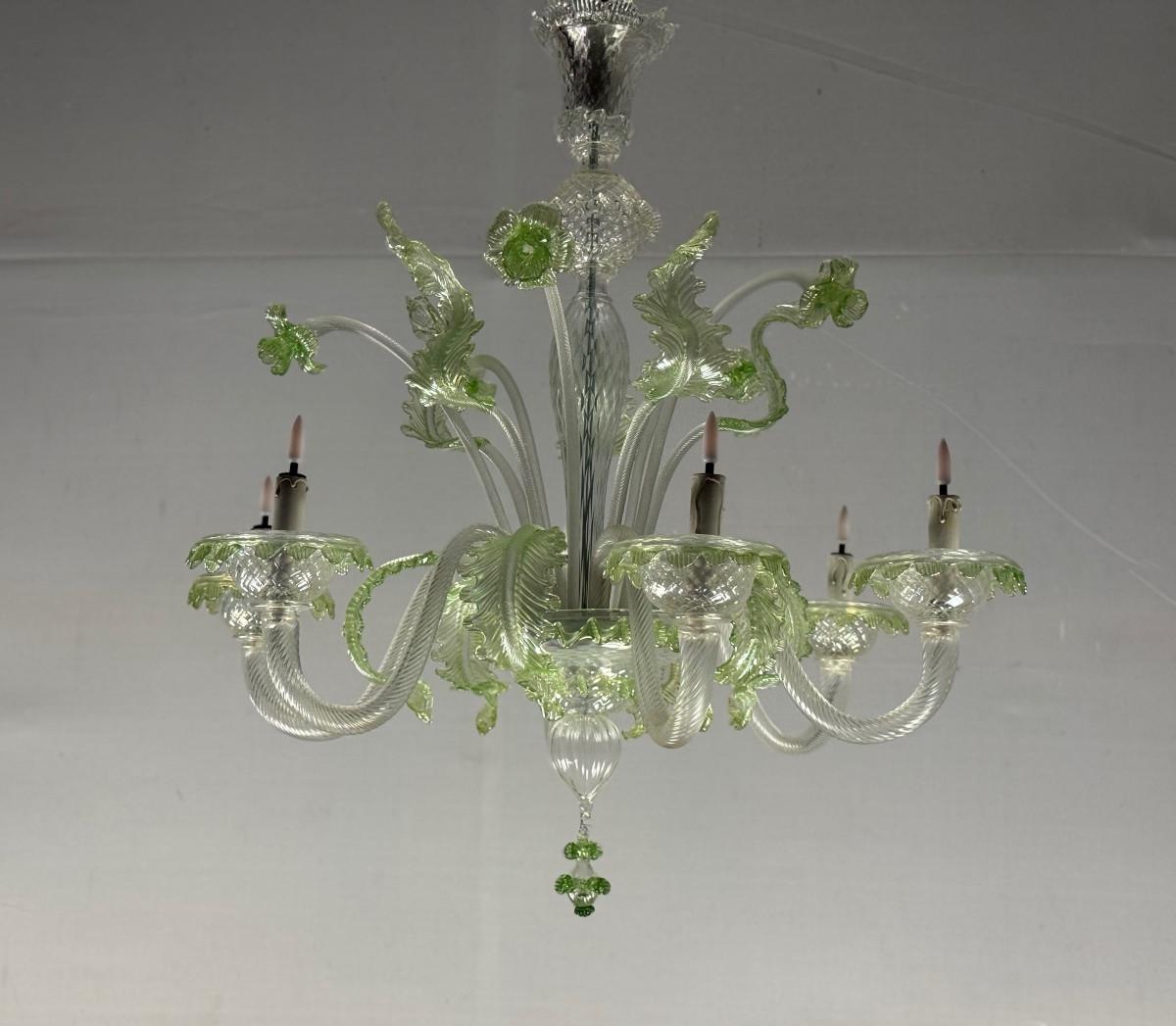Lustre vénitien en verre de Murano incolore et vert, 6 bras de lumière en vente 5