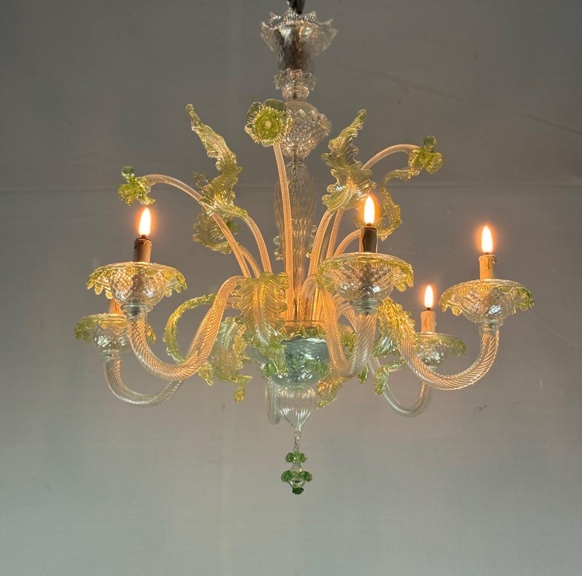 Lustre vénitien en verre de Murano incolore et vert, 6 bras de lumière en vente 6