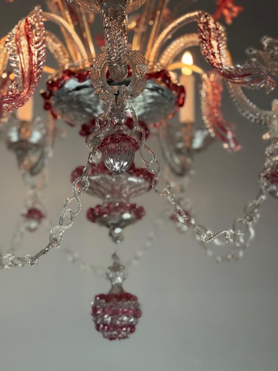 Italian Venetian chandelier in colourless and red Murano glass, 5 arms, circa 1880 For Sale