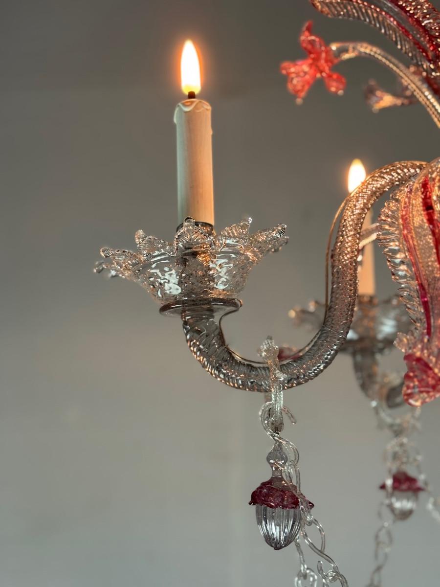 Venetian chandelier in colourless and red Murano glass, 5 arms, circa 1880 For Sale 2
