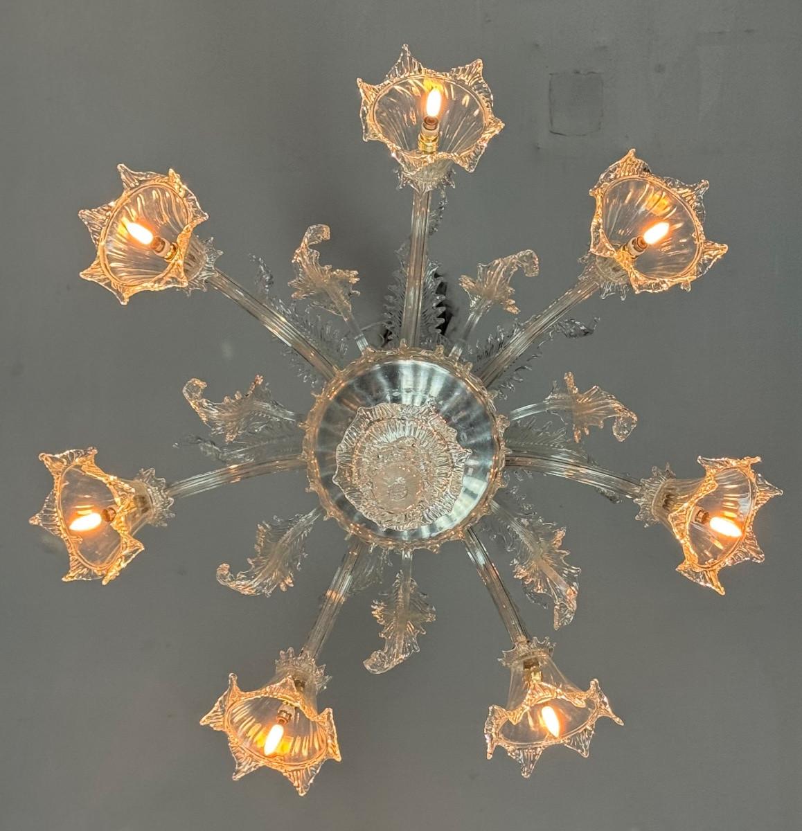 Venetian chandelier in colourless Murano glass, 7 light arms, circa 1930 For Sale 6