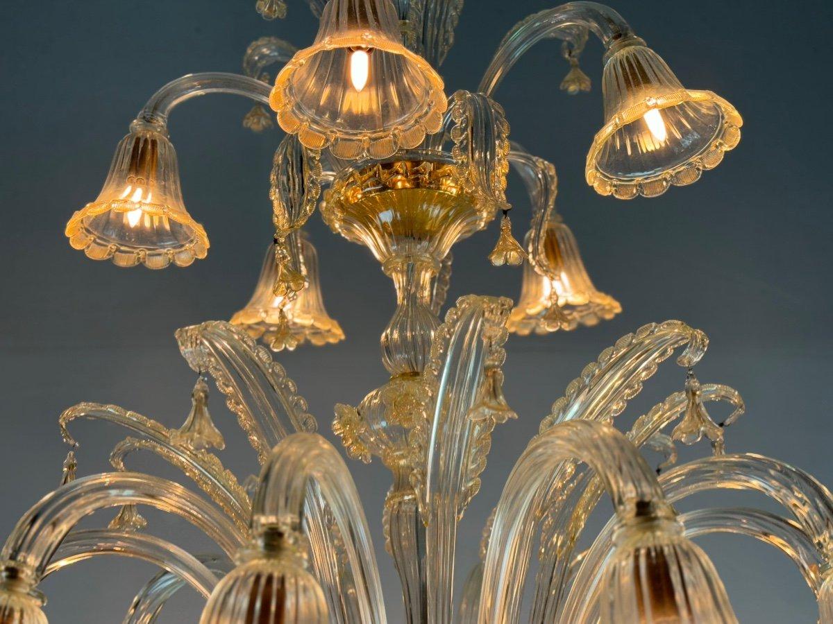 Art Deco Venetian Chandelier In Golden Murano Glass 15 Lights On Two Levels, Circa 1940 For Sale