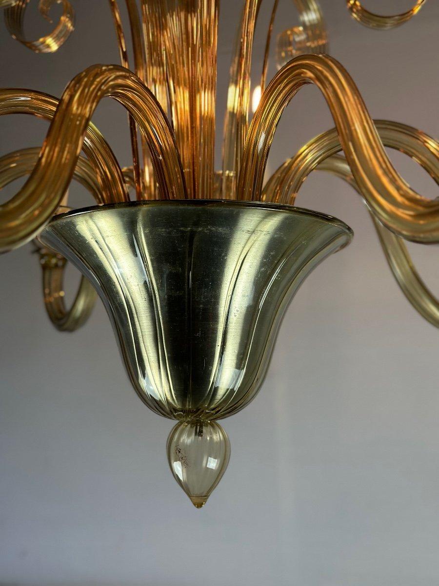 Mid-Century Modern Venetian Chandelier In Golden Murano Glass, 8 Arms Of Light Circa 1940 For Sale