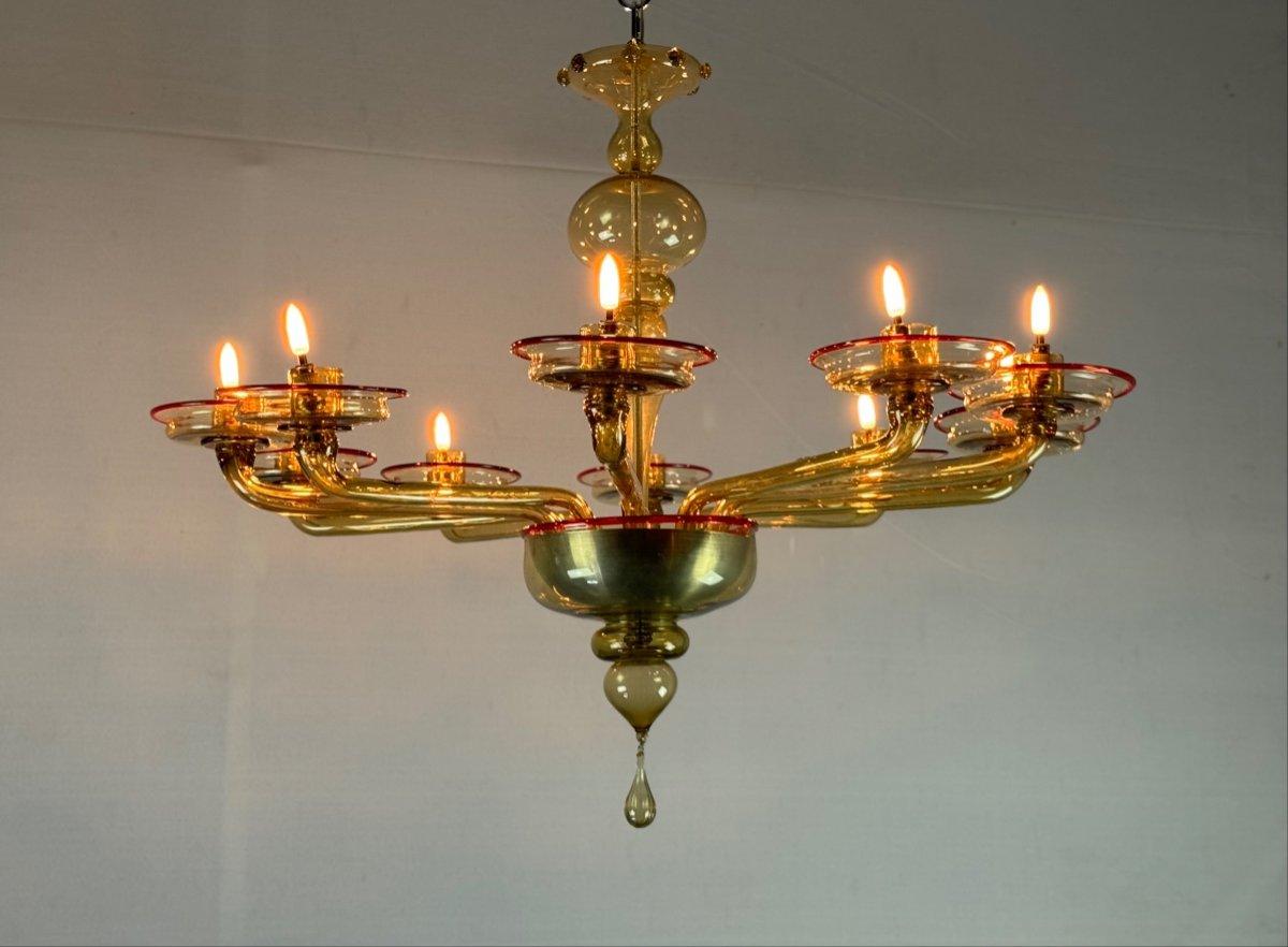 Venetian Chandelier In Mordore Murano Glass Highlighted With A Red Lining For Sale 2