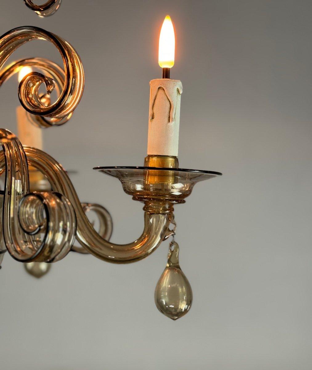 Italian Venetian Chandelier In Mordore Murano Glass Highlighted With Black Lining For Sale