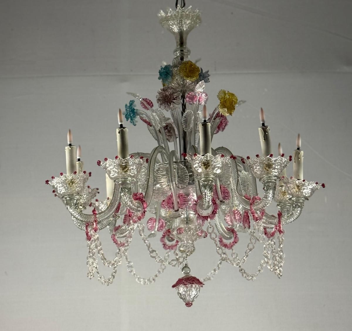 Araña veneciana de cristal de Murano multicolor, 10 brazos de luz, hacia 1880 Luis XV en venta