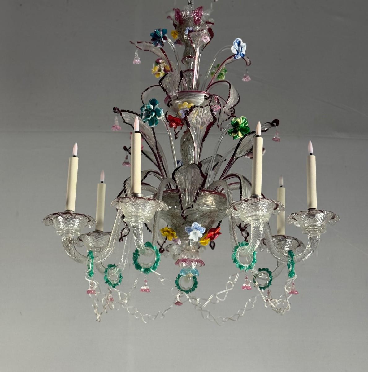 Araña veneciana de cristal de Murano multicolor con 7 brazos luminosos, hacia 1920 Art Decó en venta