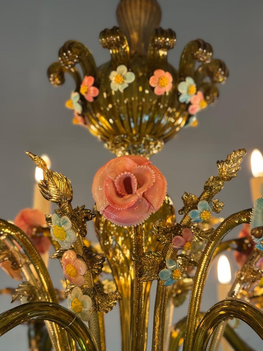 Lustre vénitien en verre de Murano multicolore à dominante verte, 12 bras de lumière, vers 1880.