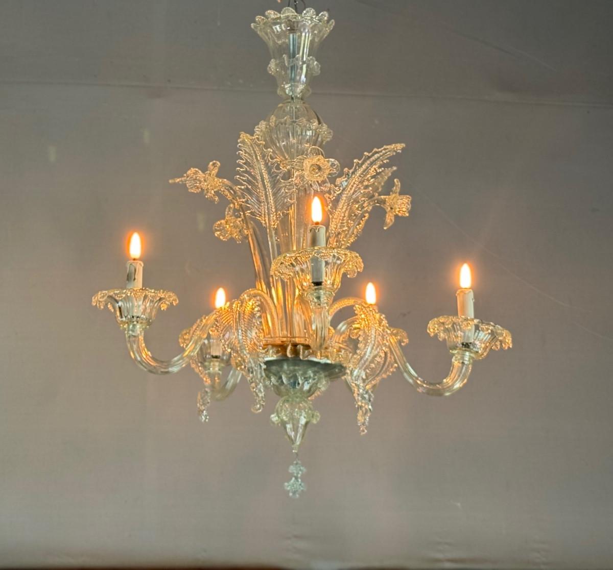 Venetian chandelier in Murano glass, 5 light arms, circa 1940 For Sale 3