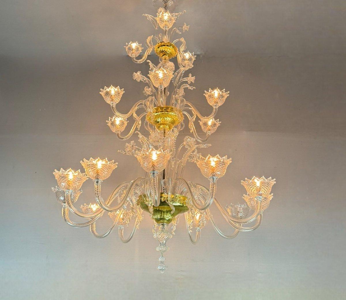 Lampadario veneziano in vetro di Murano, trasparente, tre livelli di luce, coppe dorate in vendita 6