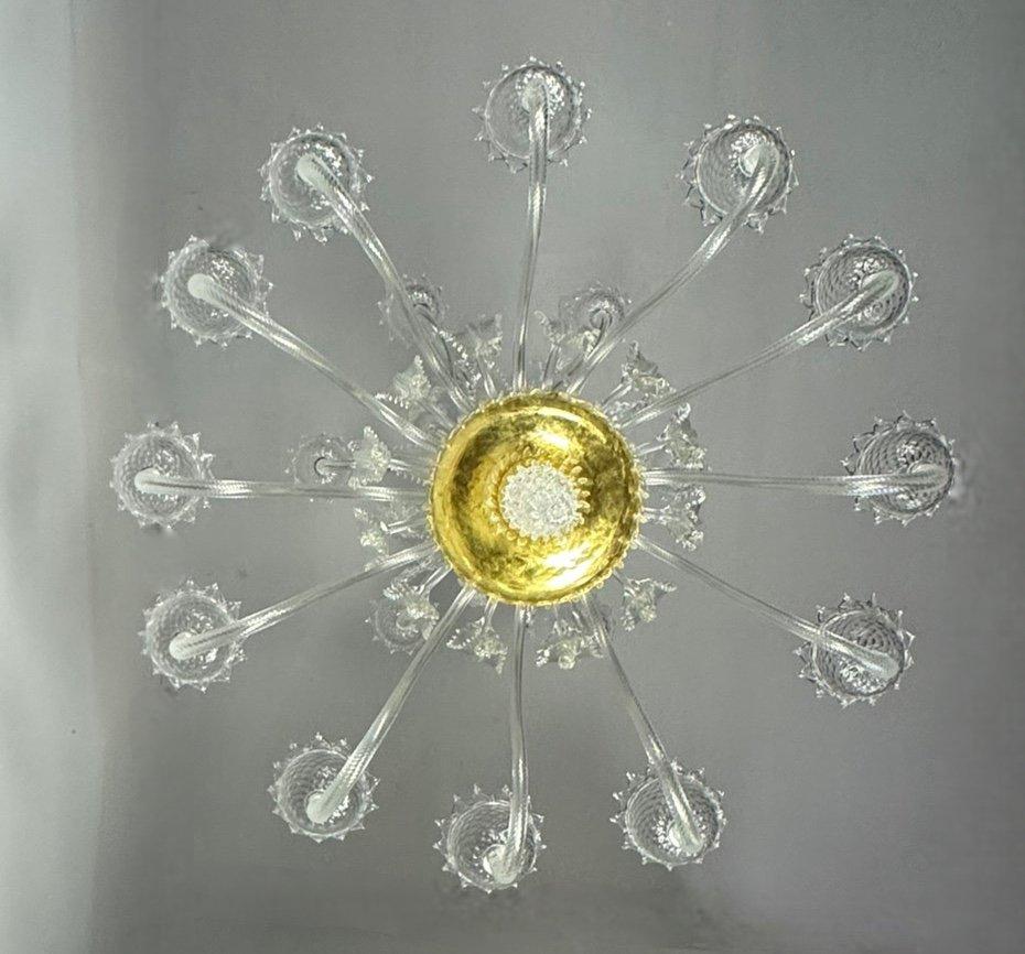 Lampadario veneziano in vetro di Murano, trasparente, tre livelli di luce, coppe dorate in vendita 2