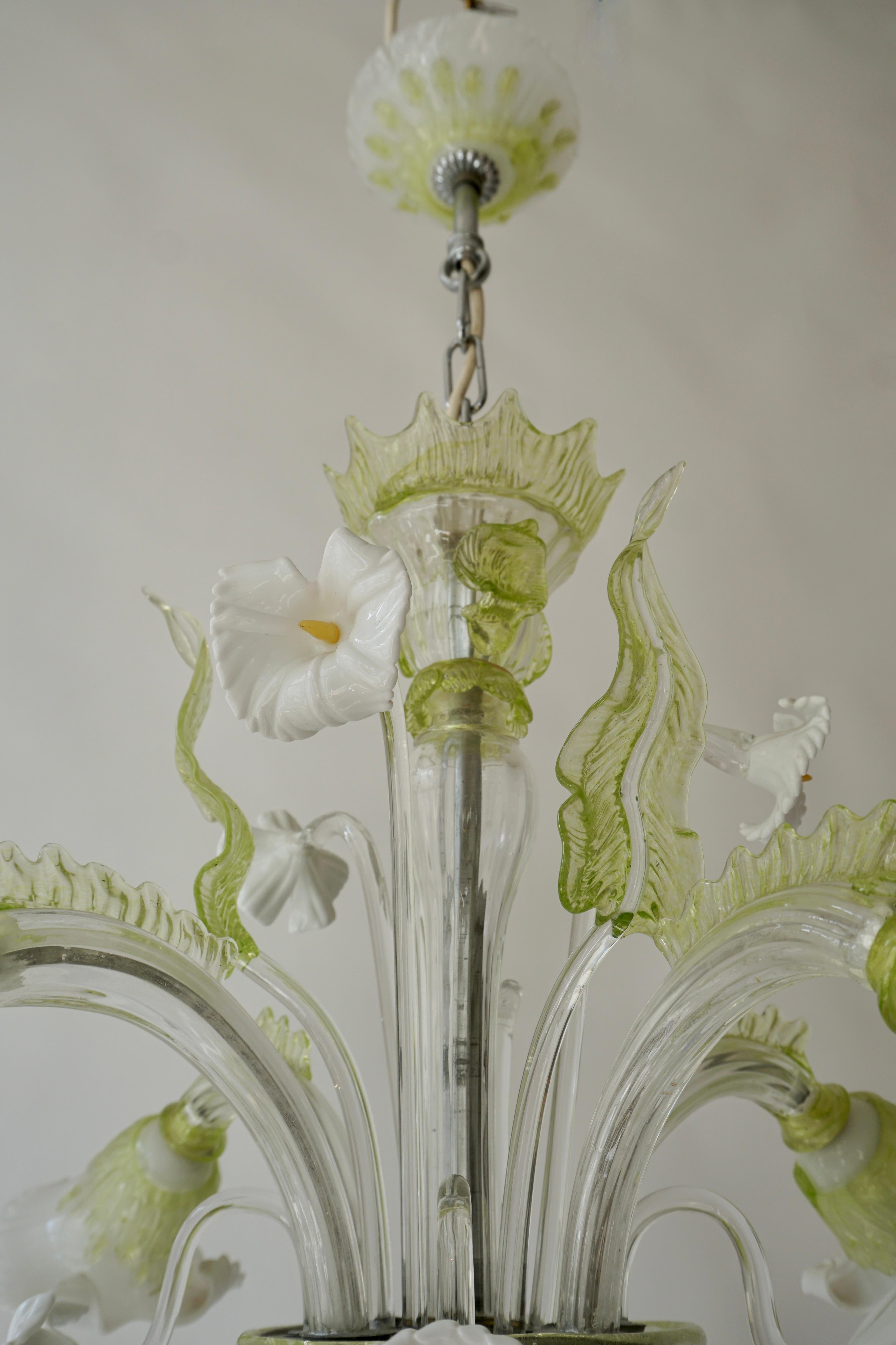 Venetian Chandelier in Murano Glass For Sale 7