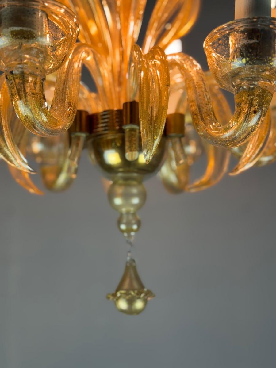 Venezianischer Kronleuchter aus Murano-Glas mit Goldspritzern, um 1950 (20. Jahrhundert) im Angebot