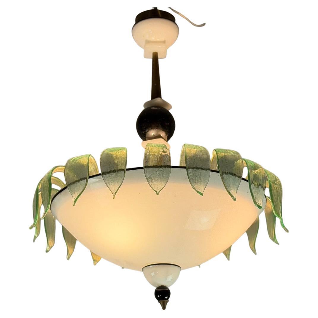 Araña veneciana de cristal de Murano blanco, negro y verde salpicado de oro