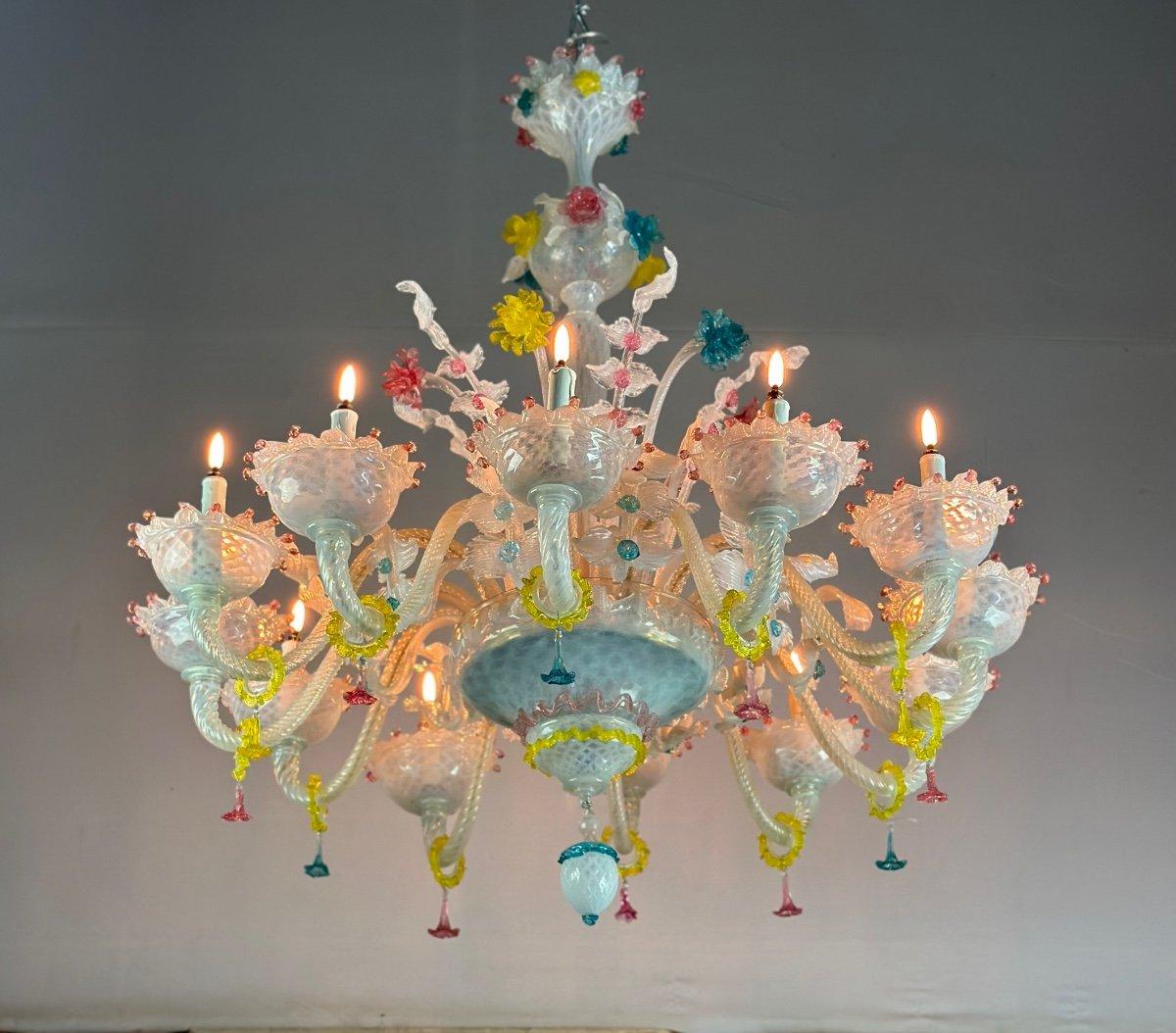 Venetian Chandelier Multicolored Murano Glass With Dominant Milky White, 12 Arms For Sale 6